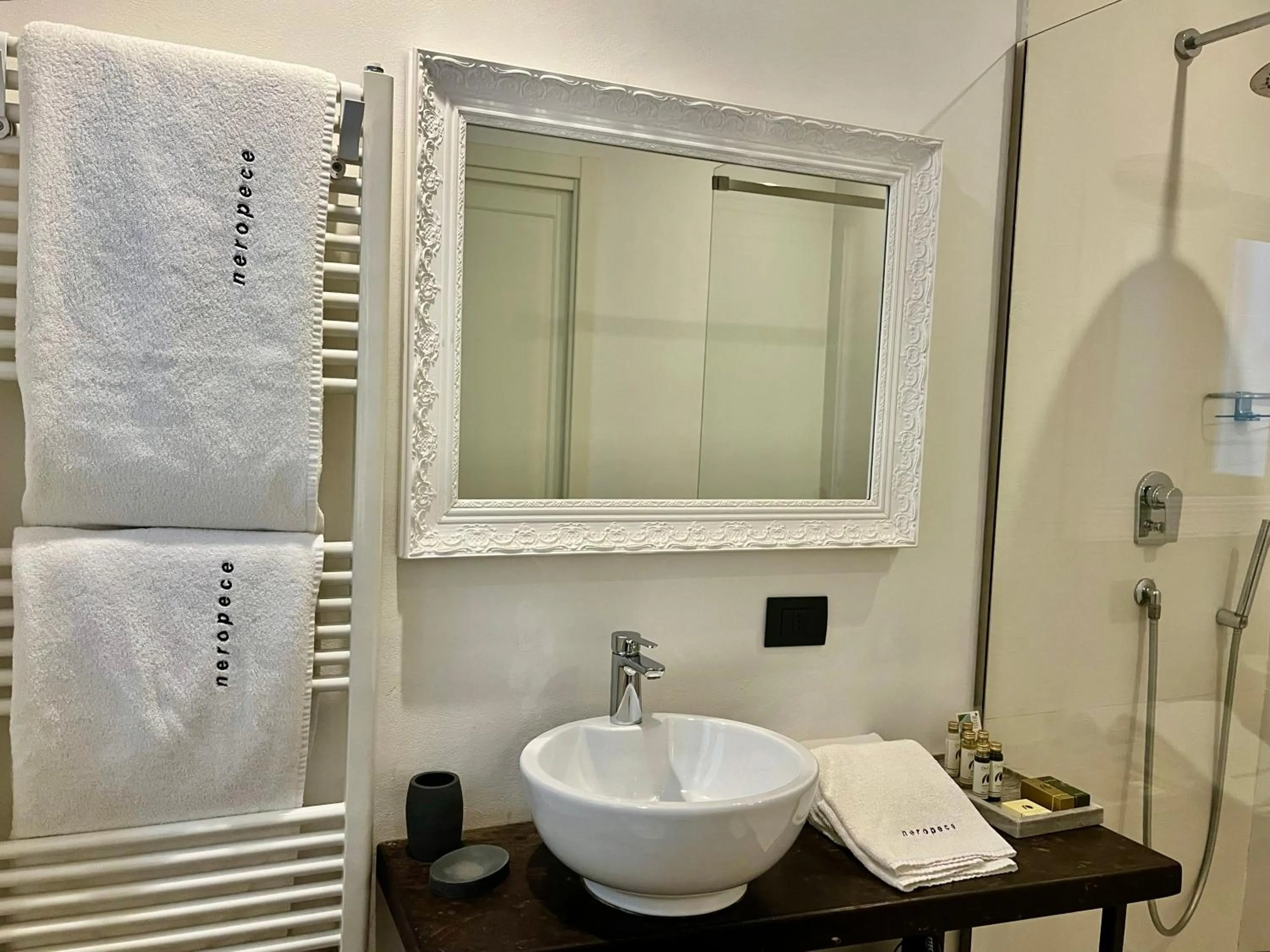 Bathroom in neropece