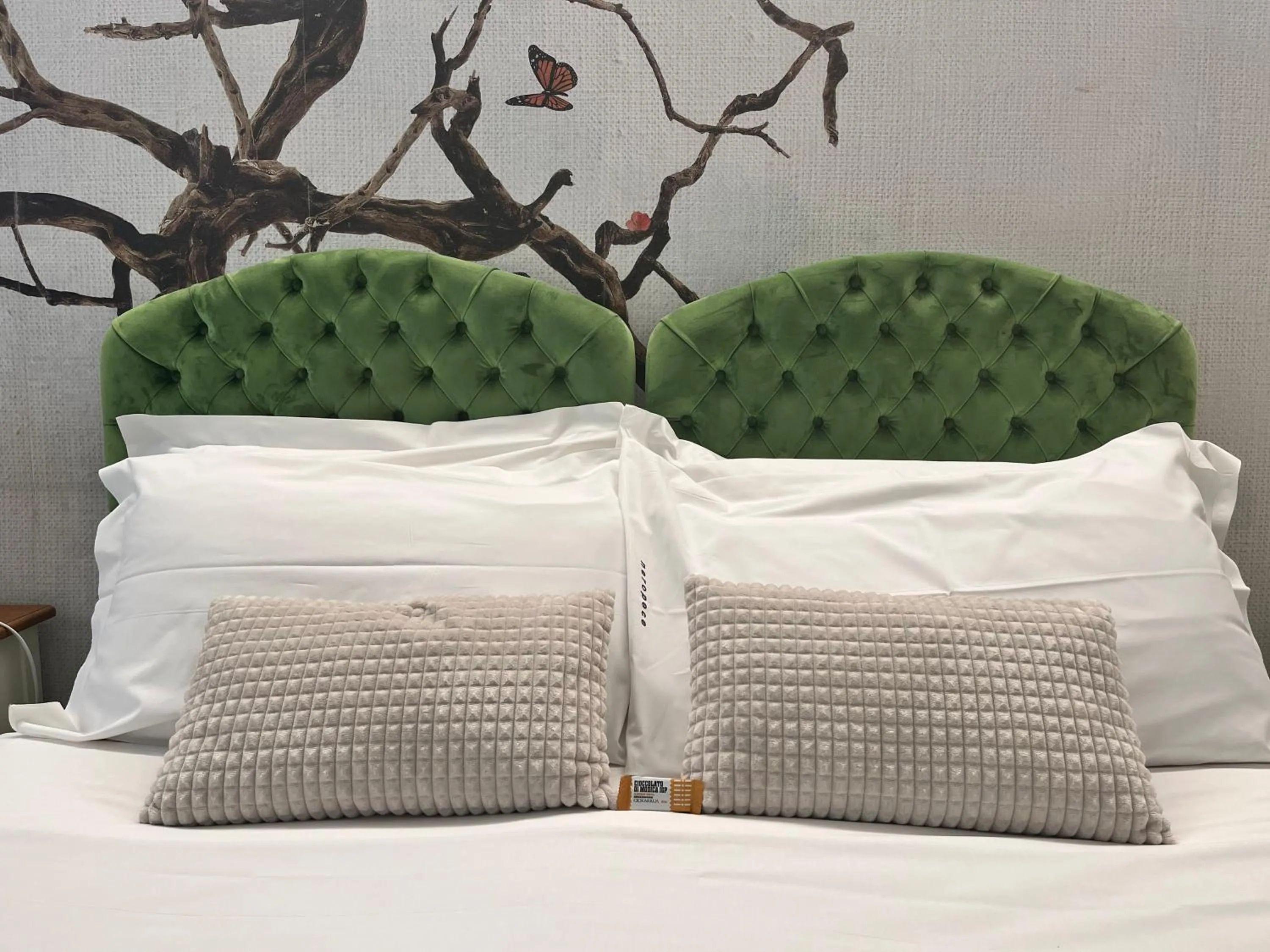 Decorative detail, Bed in neropece