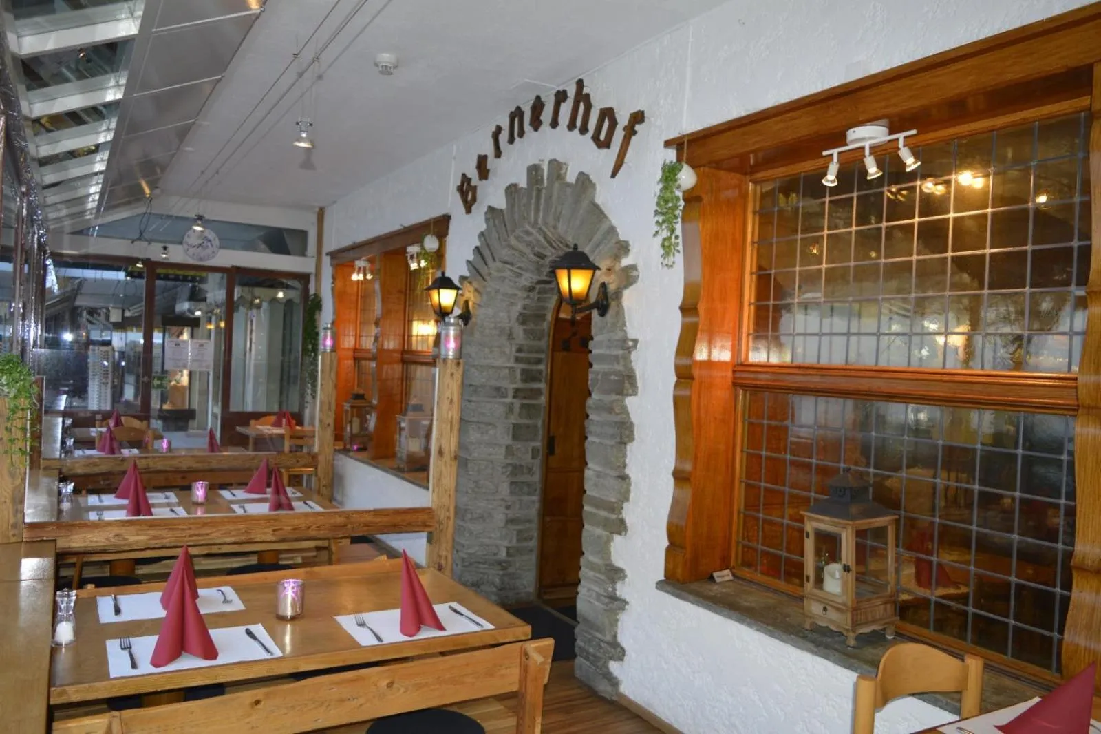 Restaurant/places to eat in Swiss Lodge Hotel Bernerhof