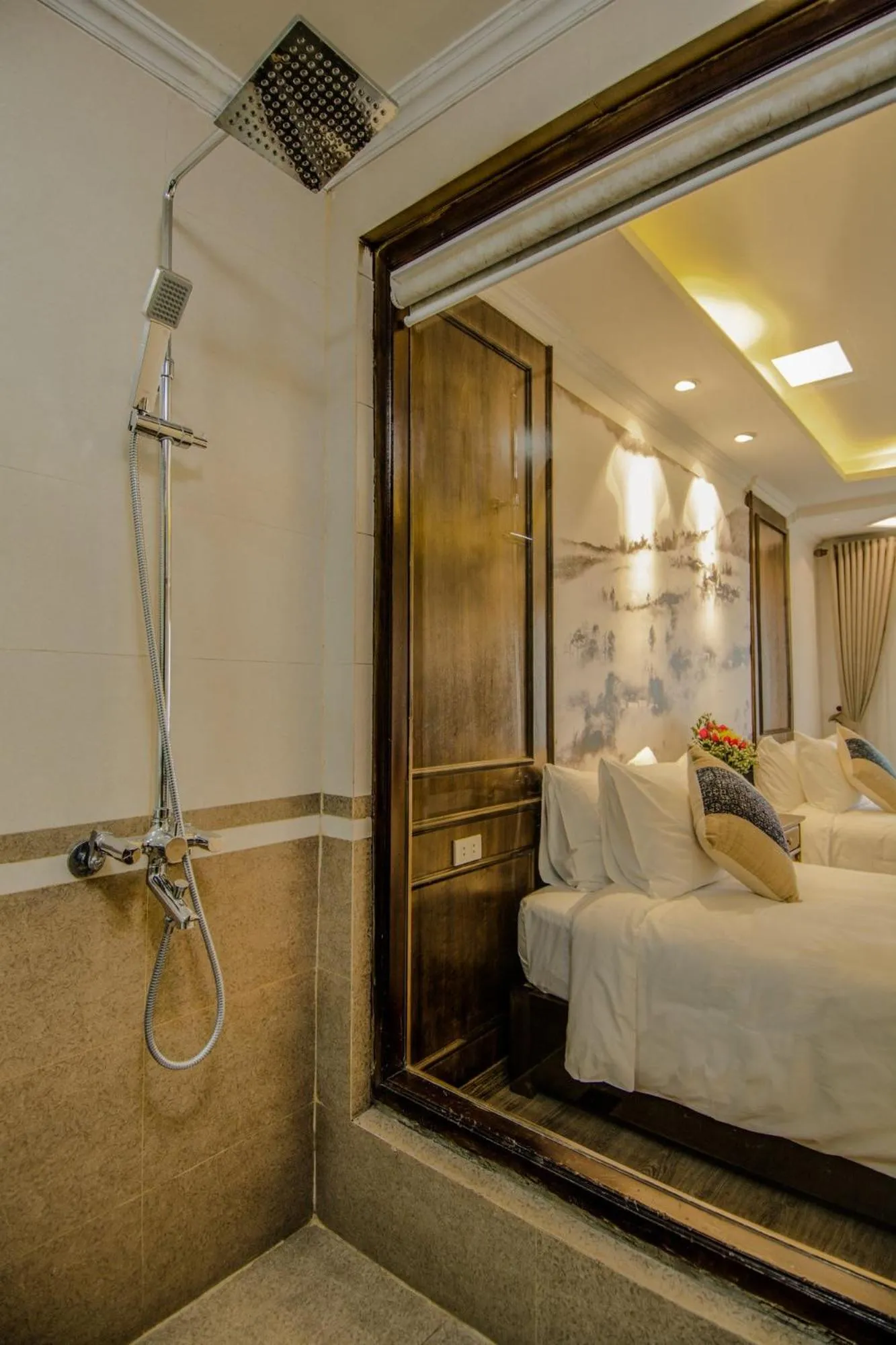 Bathroom, Bed in Delta Sapa Hotel - Old Quarter Center
