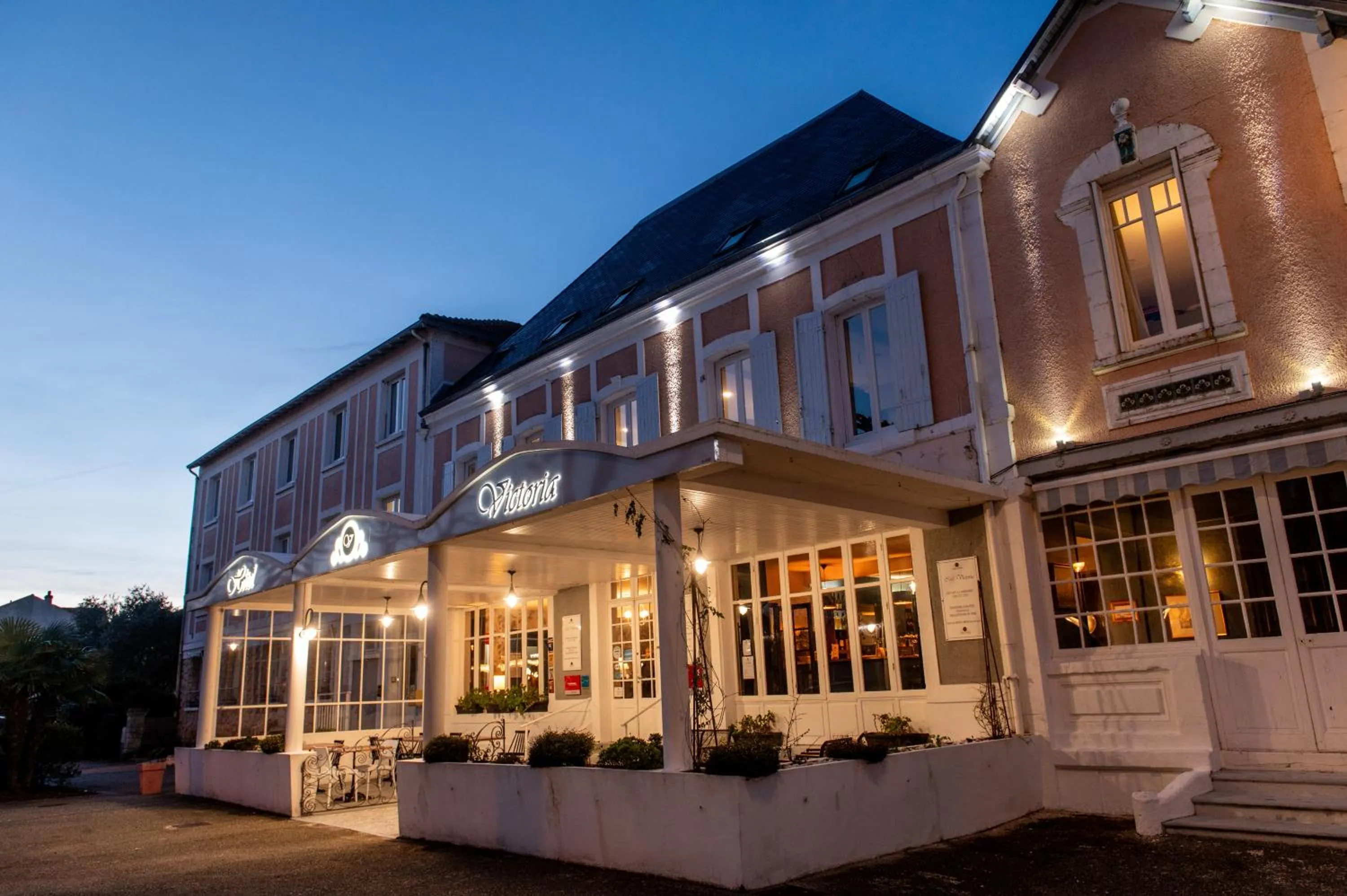 Property building in The Originals Boutique, Hôtel Victoria, Châtelaillon-Plage