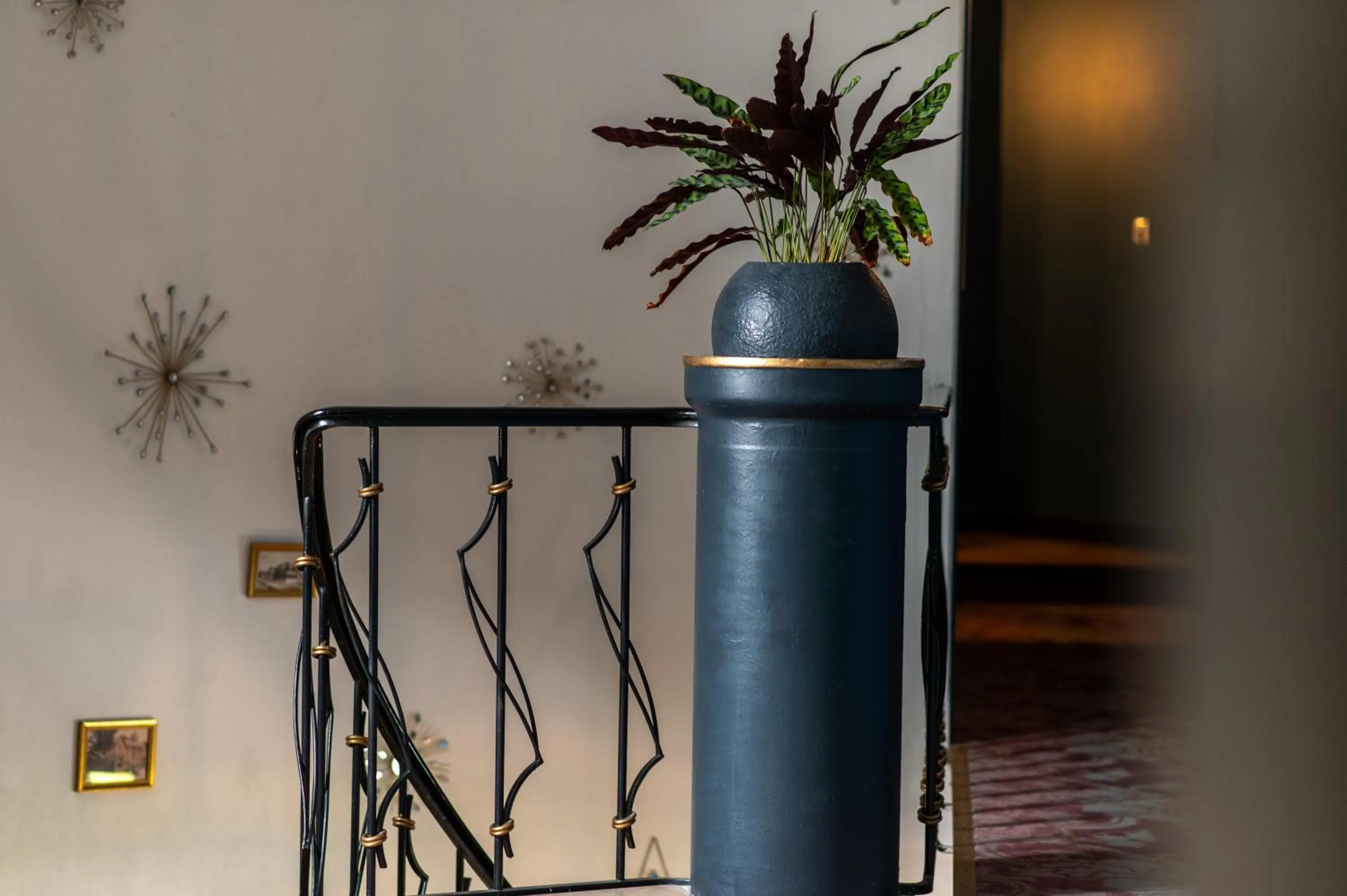 Lobby or reception in The Originals Boutique, Hôtel Victoria, Châtelaillon-Plage