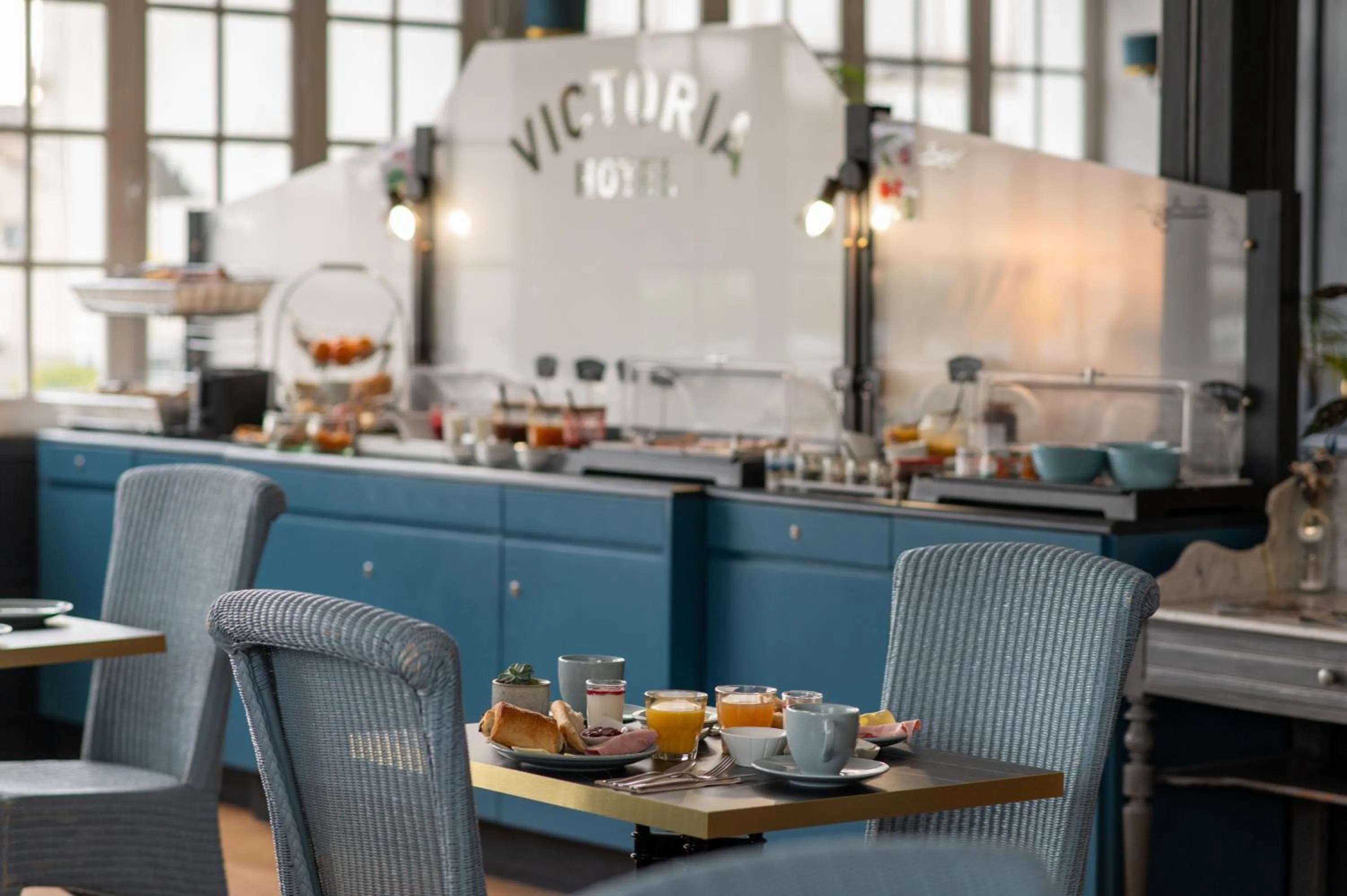Breakfast in The Originals Boutique, Hôtel Victoria, Châtelaillon-Plage