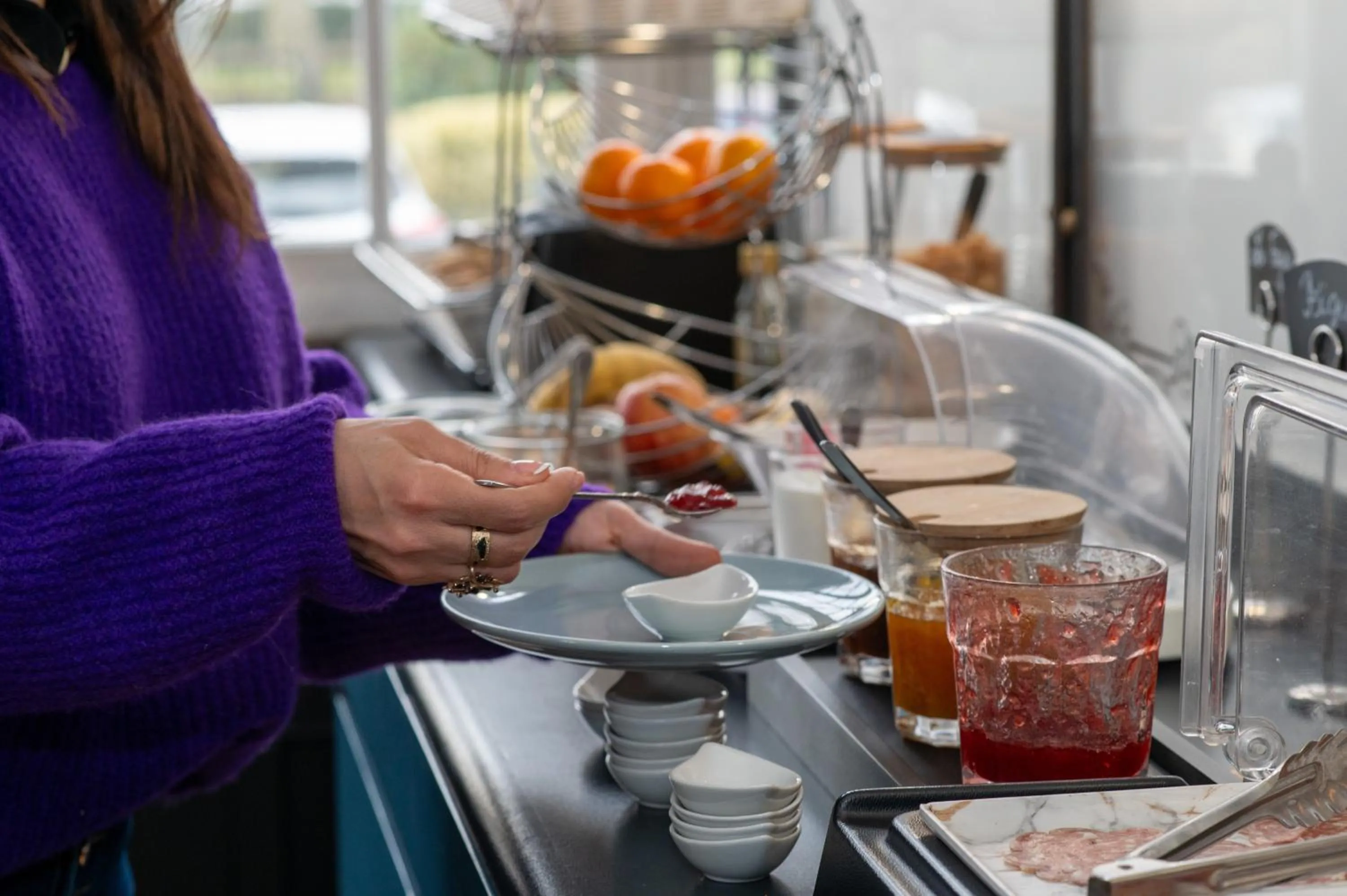 Breakfast in The Originals Boutique, Hôtel Victoria, Châtelaillon-Plage