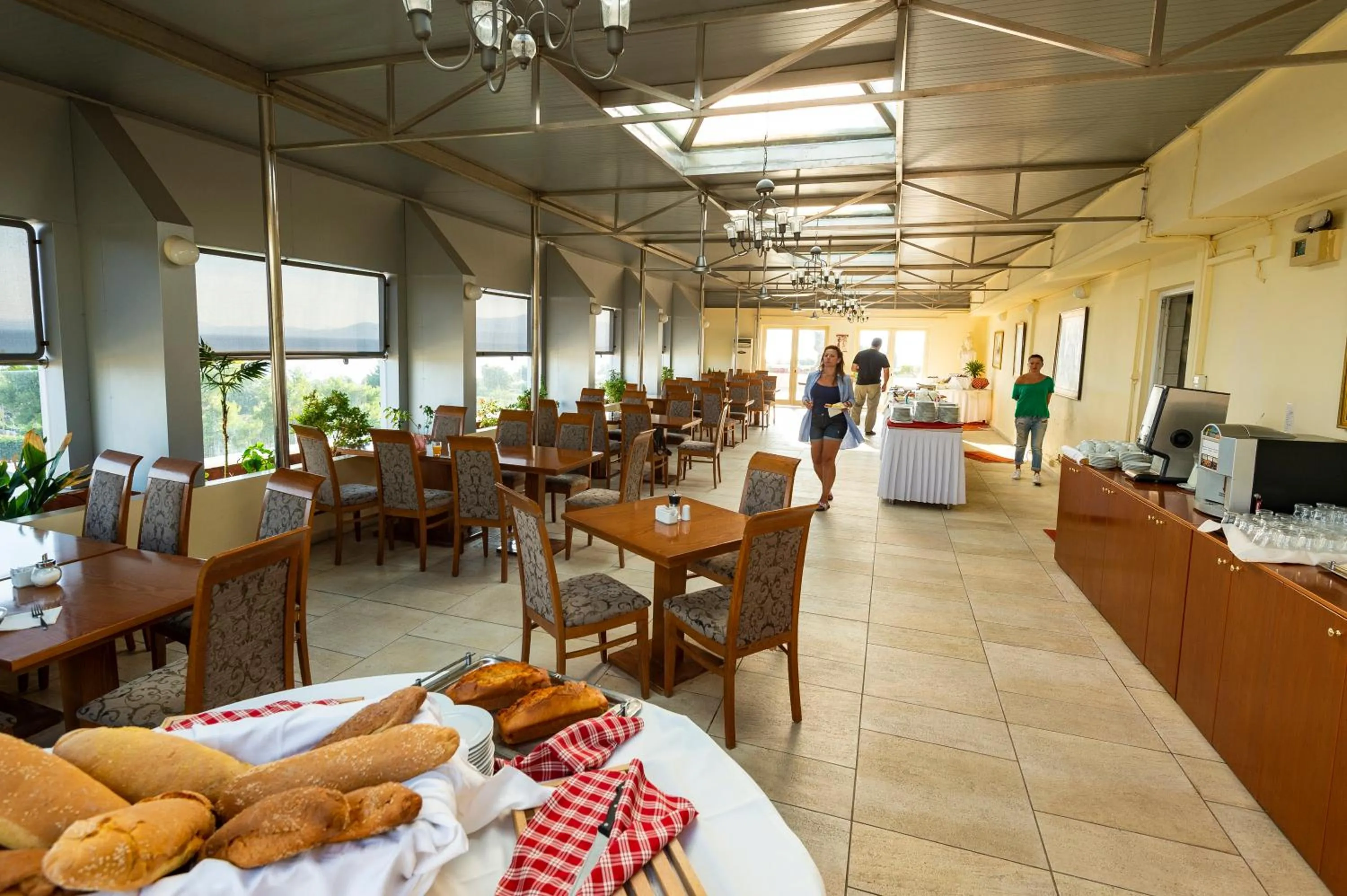 Restaurant/places to eat in Dolphin Resort & Conference