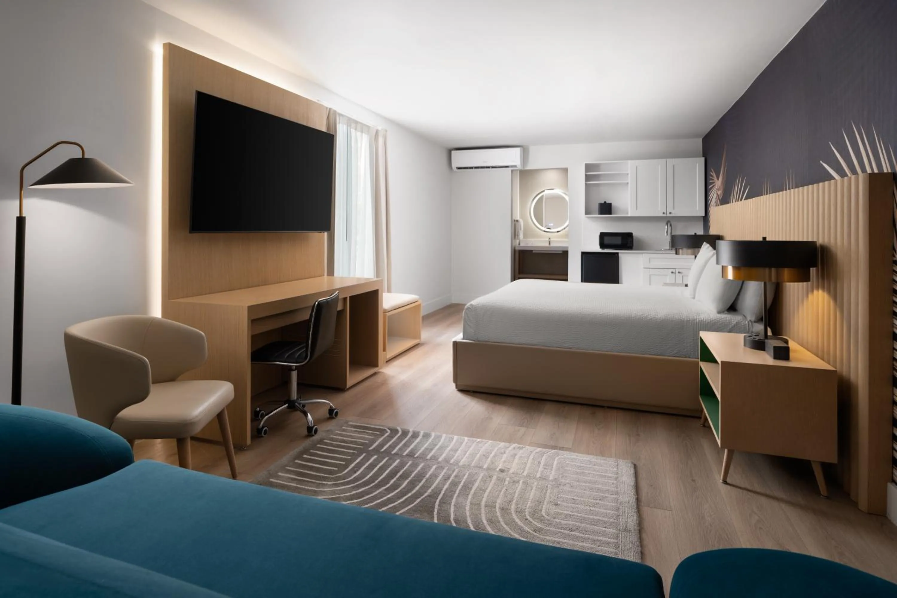 Bedroom, Bed in The Harrison Downtown Hollywood