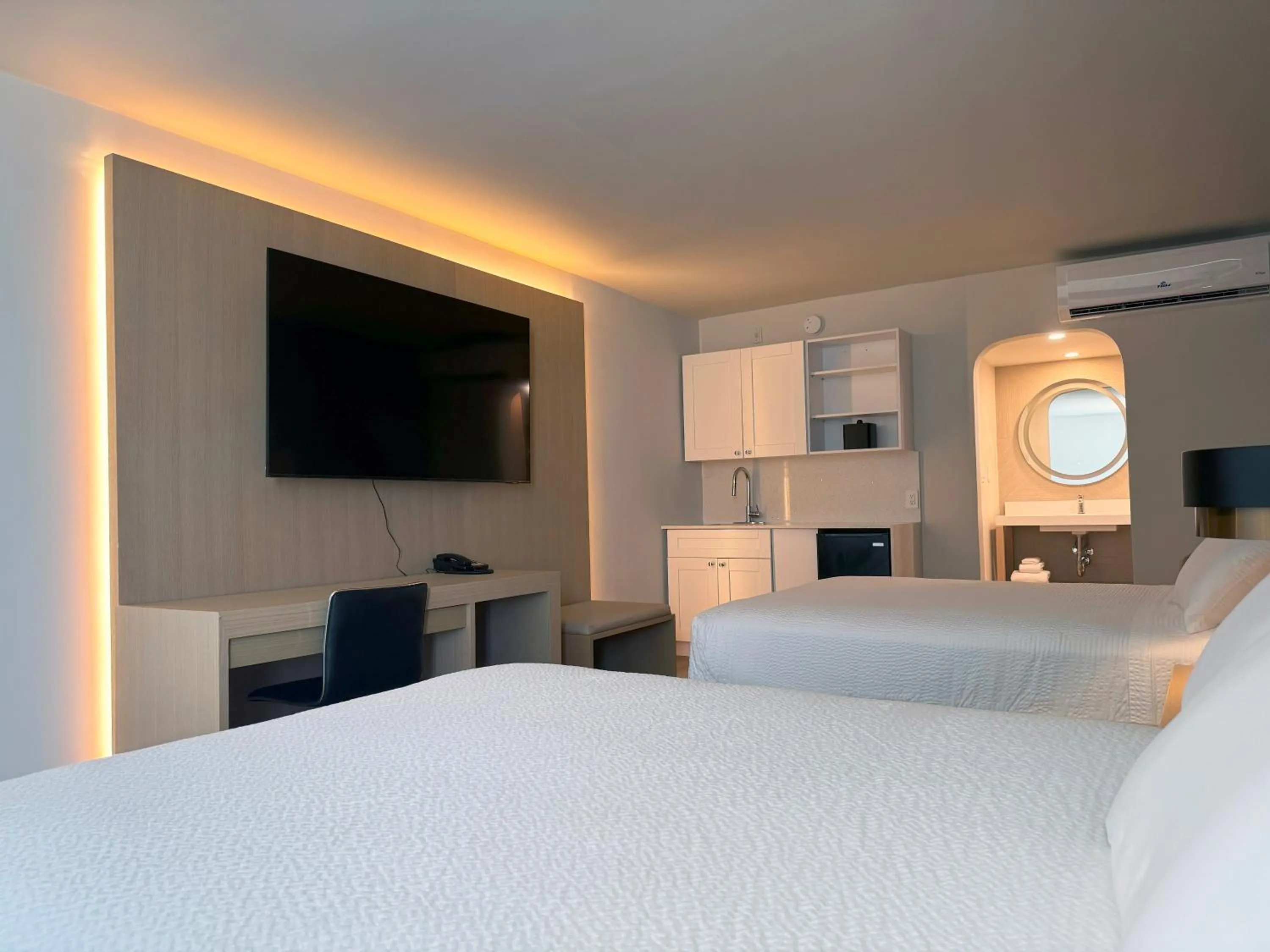 Bed in The Harrison Downtown Hollywood