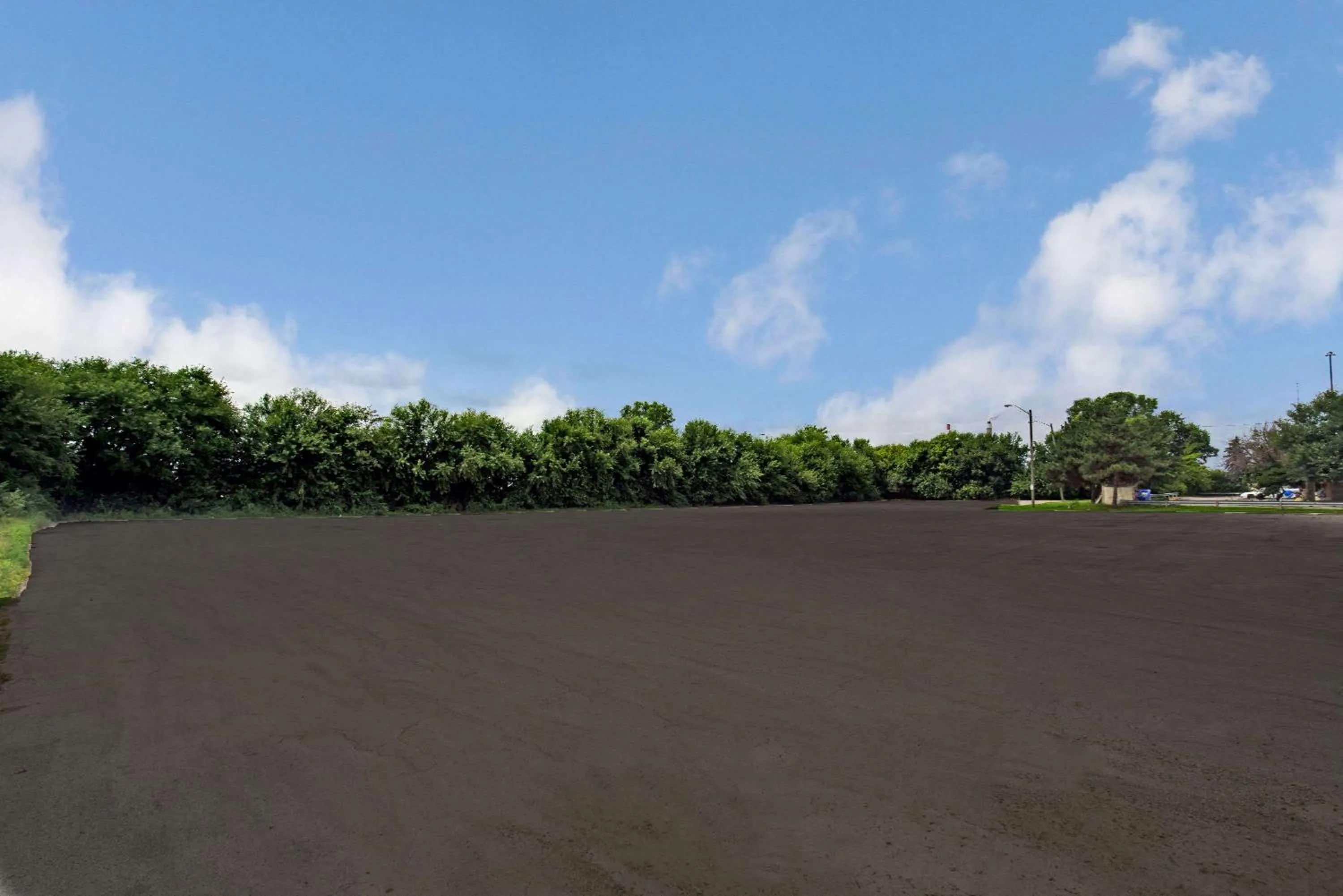 Property building in Knights Inn Indianapolis