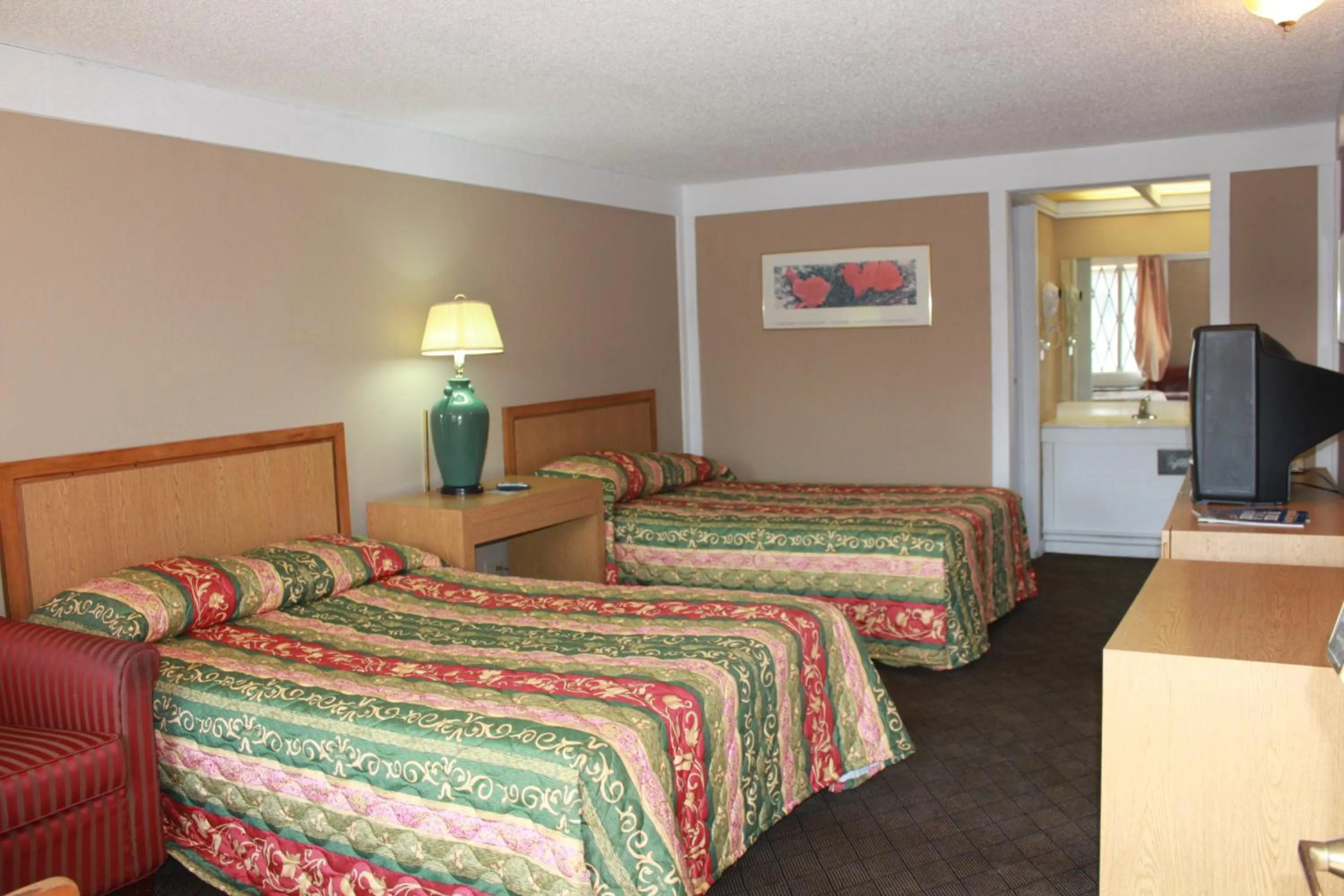 Bedroom, Bed in Knights Inn Indianapolis