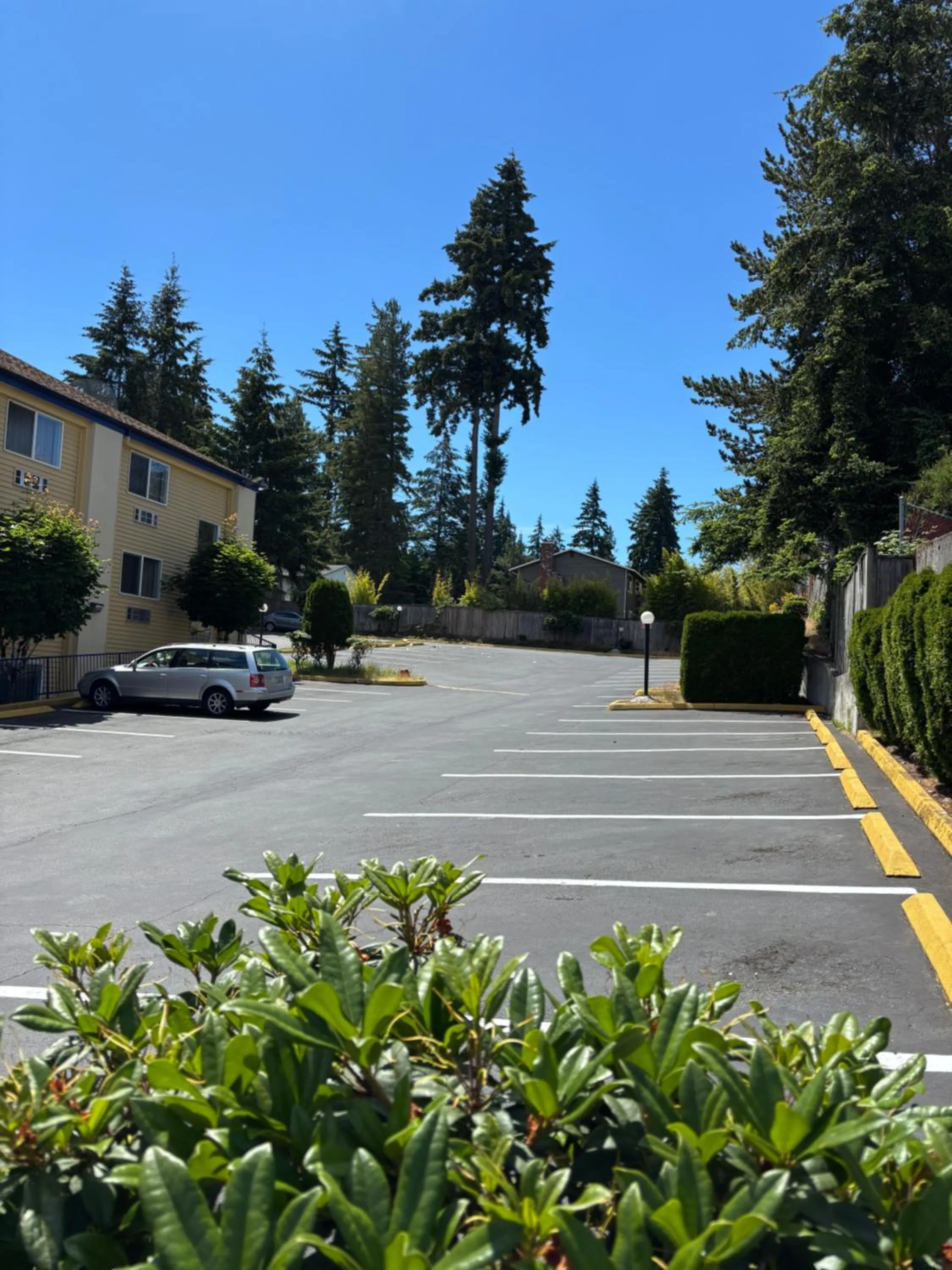 Parking in Days Inn by Wyndham Seattle Aurora