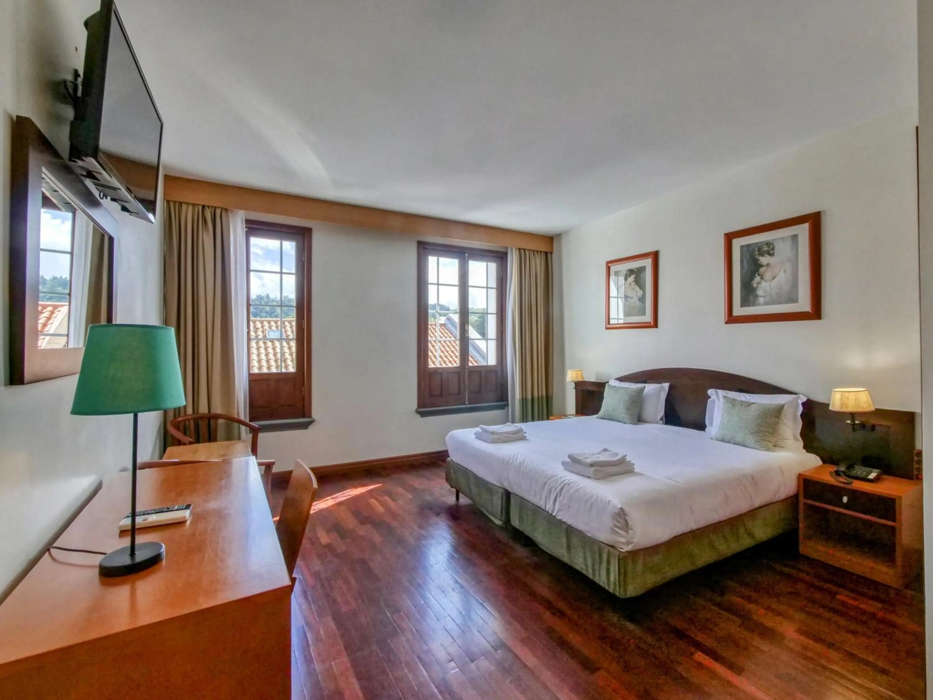 TV and multimedia, Bed in Hotel Vale Verde