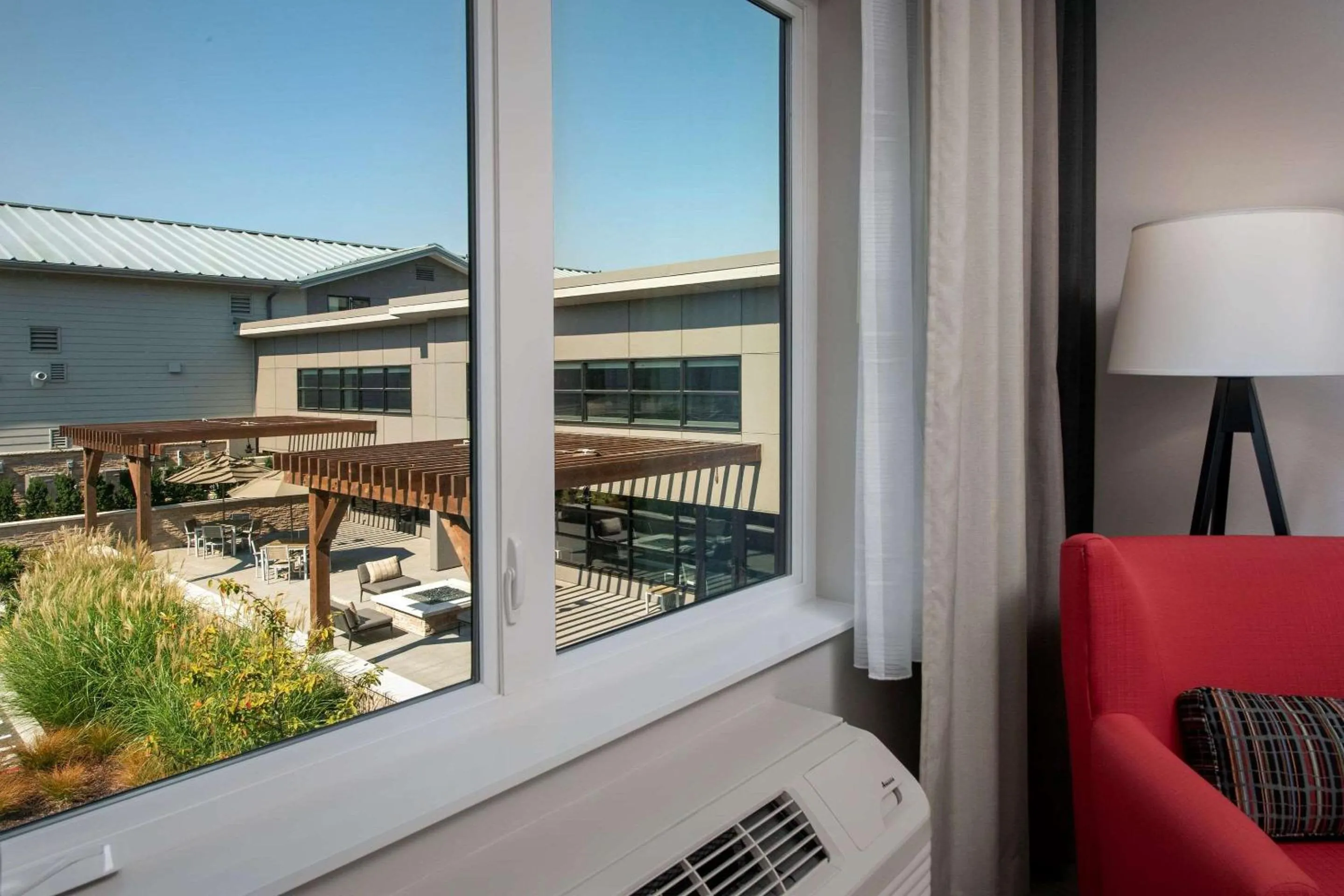 Bedroom in Country Inn & Suites by Radisson, Seattle-Tacoma International Airport, WA