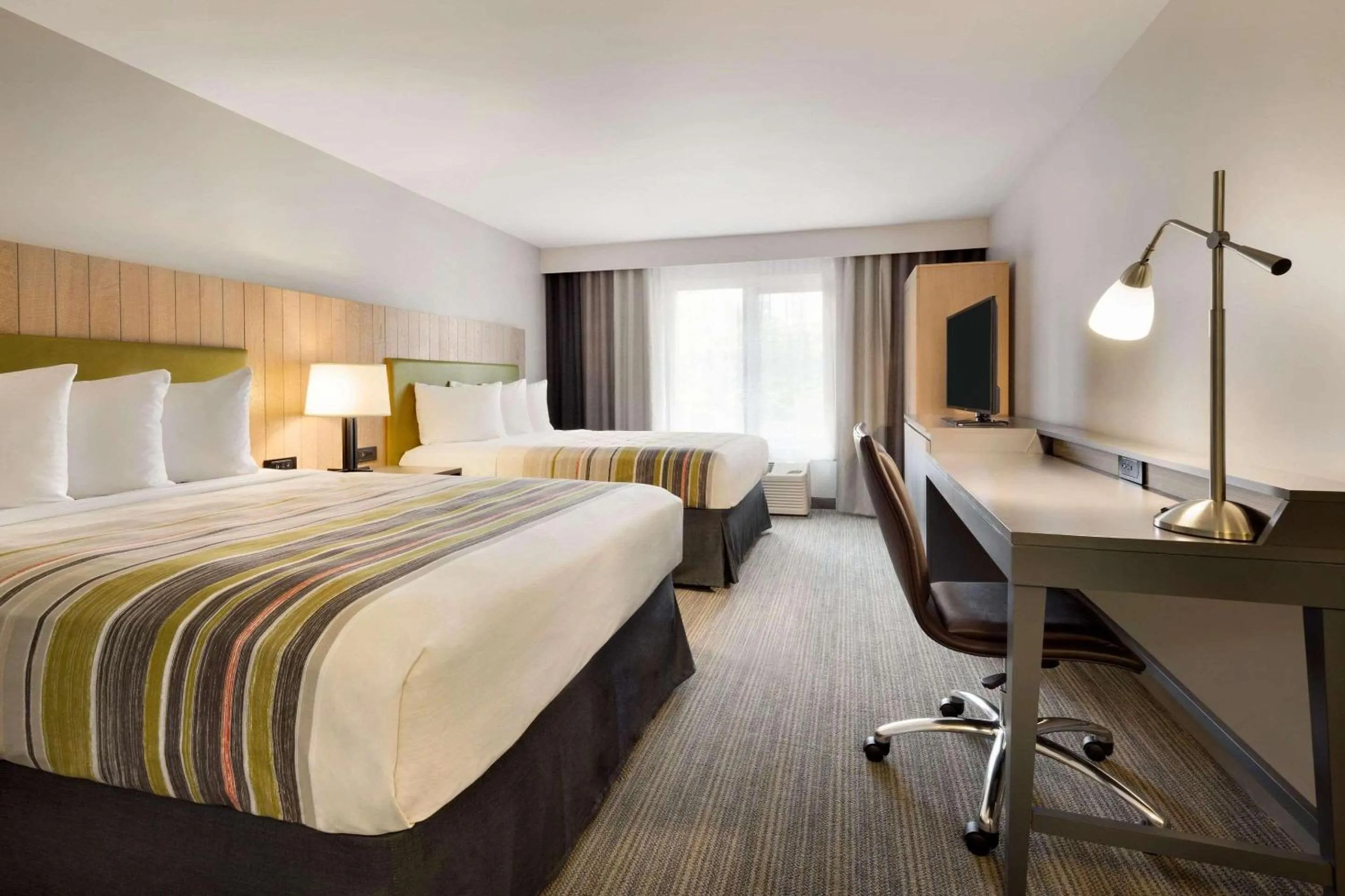 Bedroom, Bed in Country Inn & Suites by Radisson, Seattle-Tacoma International Airport, WA