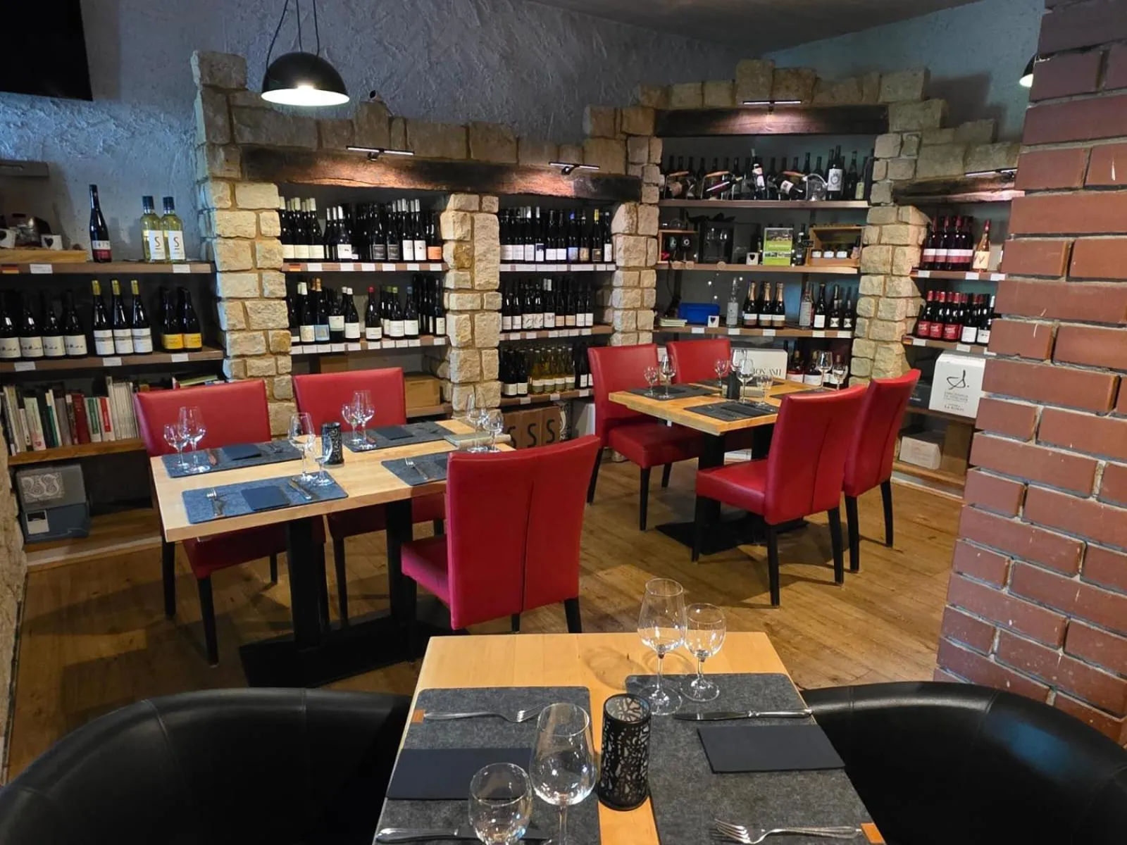 Restaurant/places to eat in Wein Erlebnis Hotel Maimühle