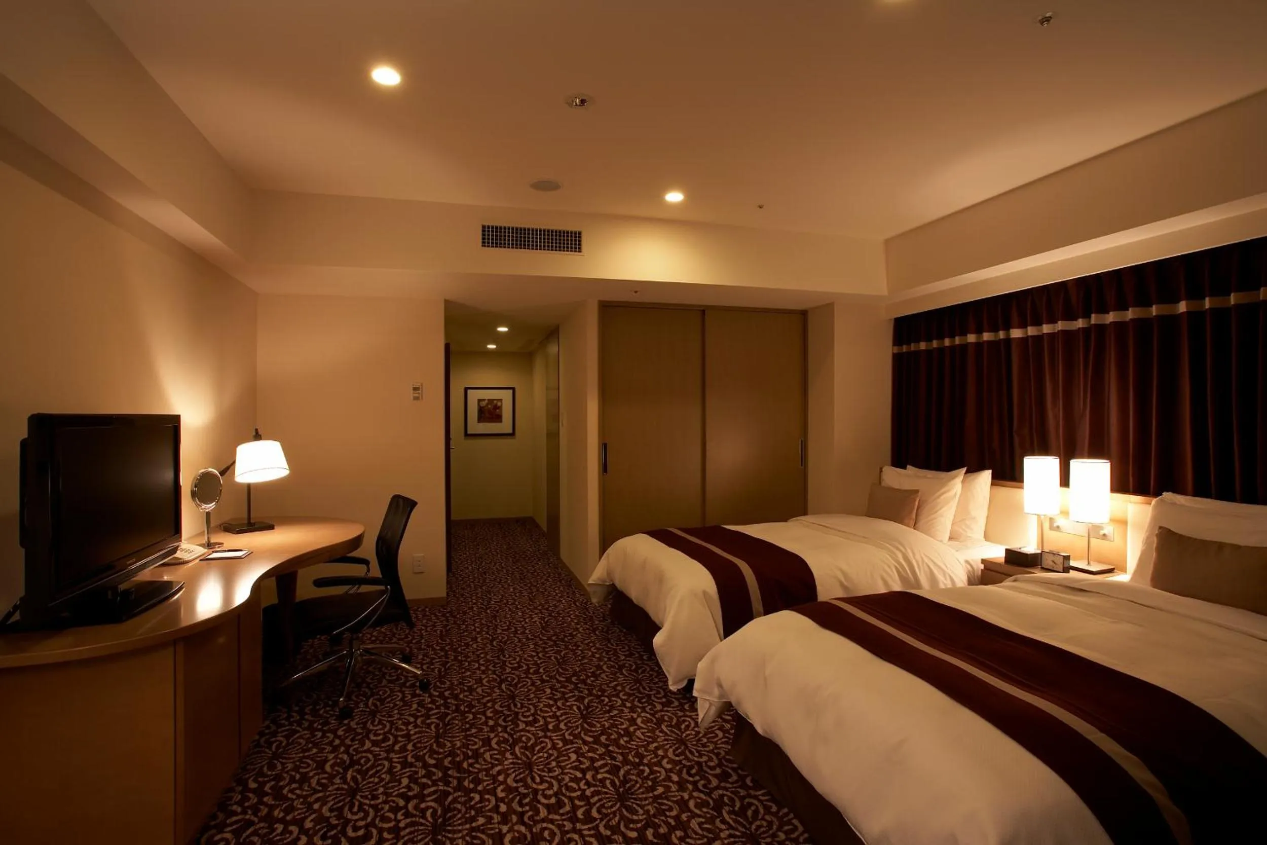 Bed in Hotel Ryumeikan Tokyo