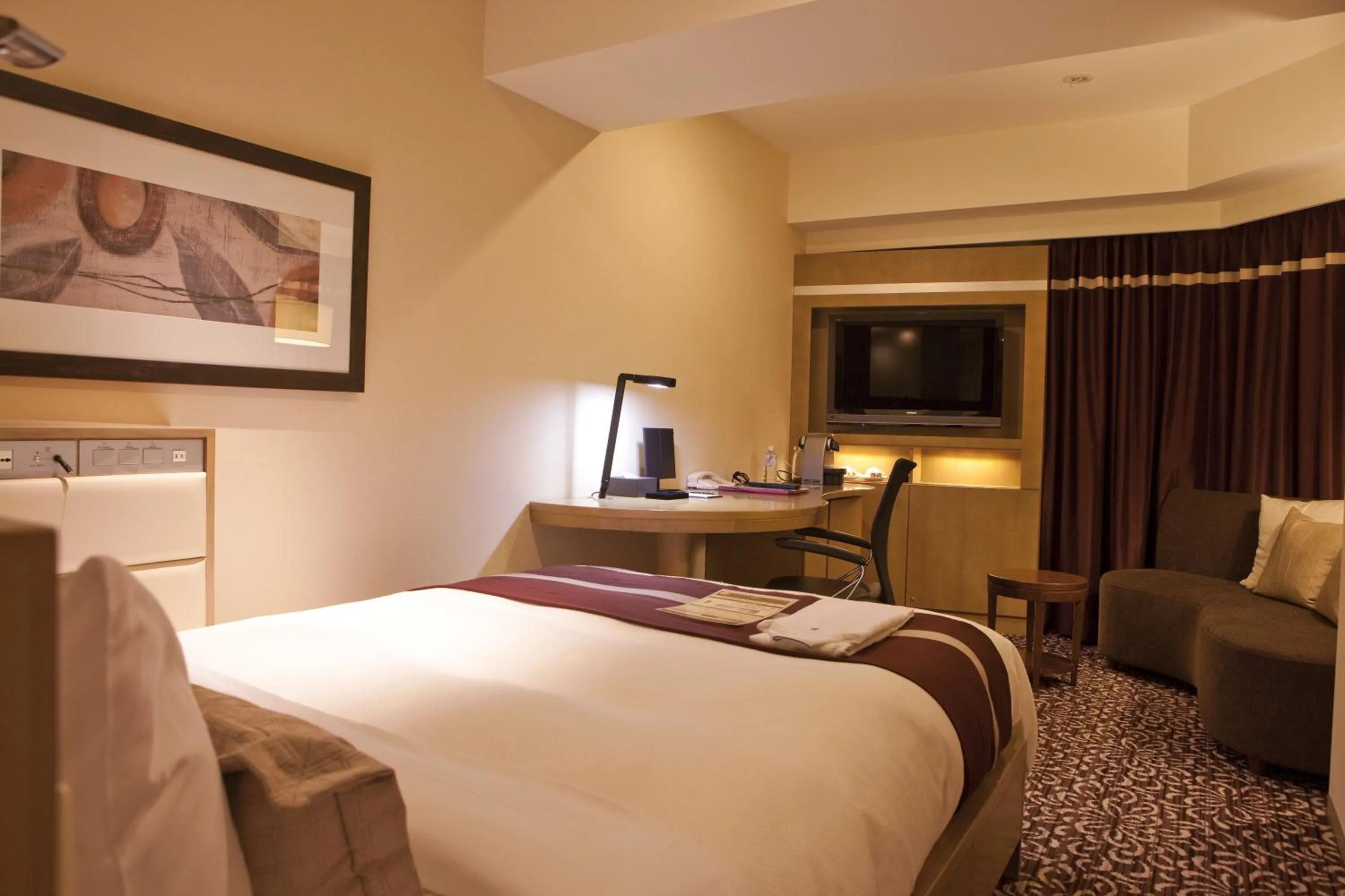 Photo of the whole room, Bed in Hotel Ryumeikan Tokyo