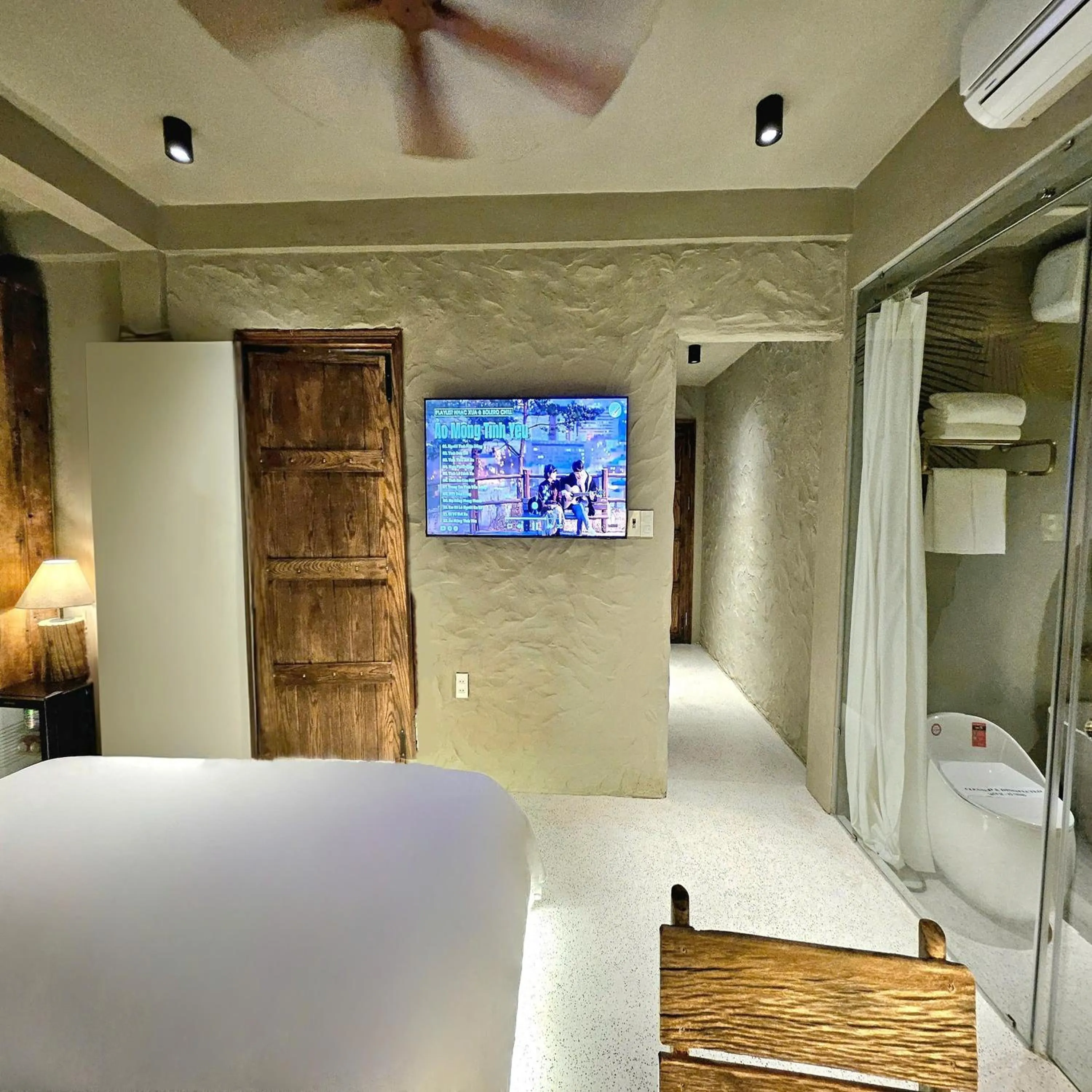 Bedroom, Bed in Victory Hotel