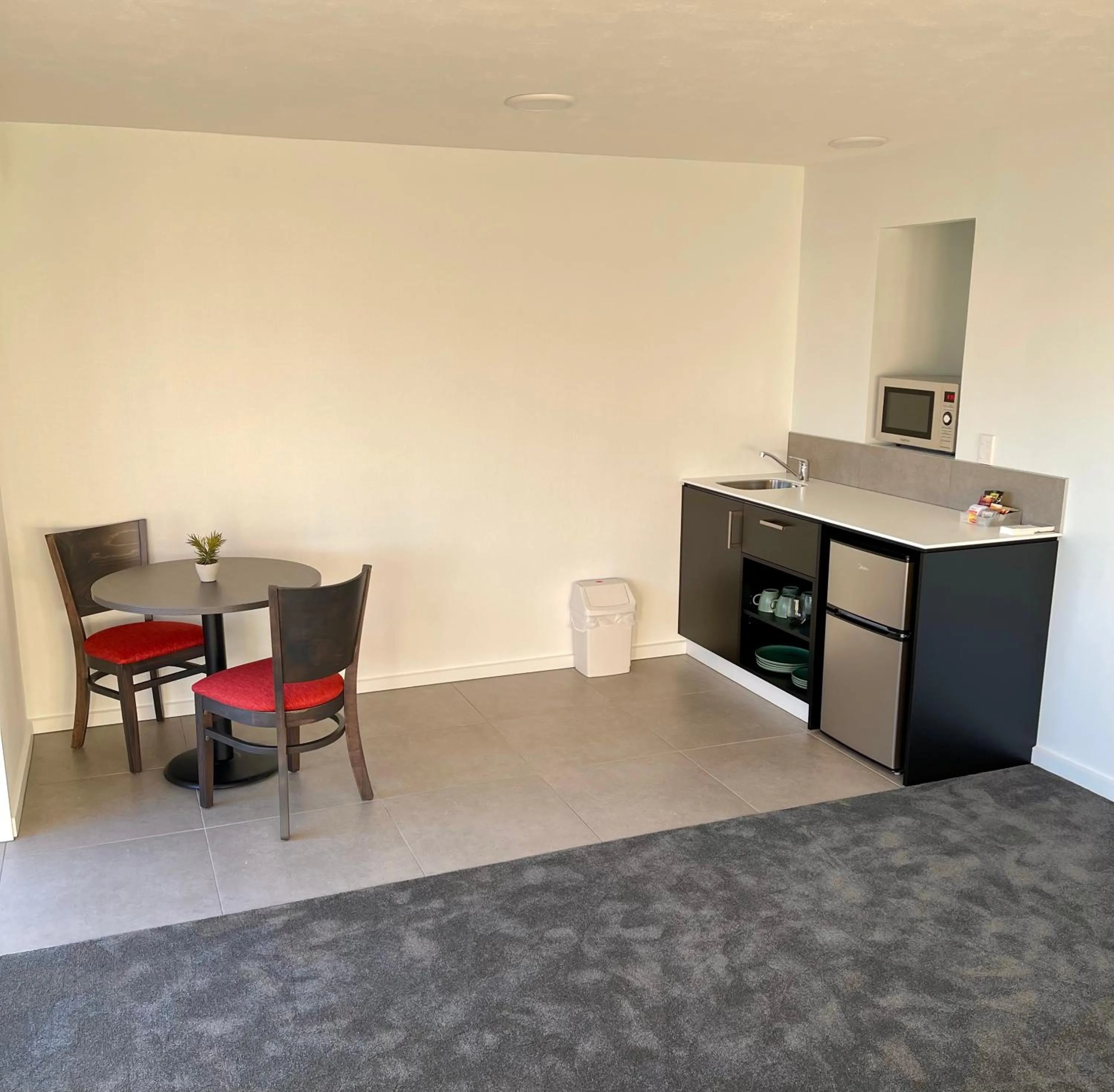 Dining area in Carnmore Hagley Park