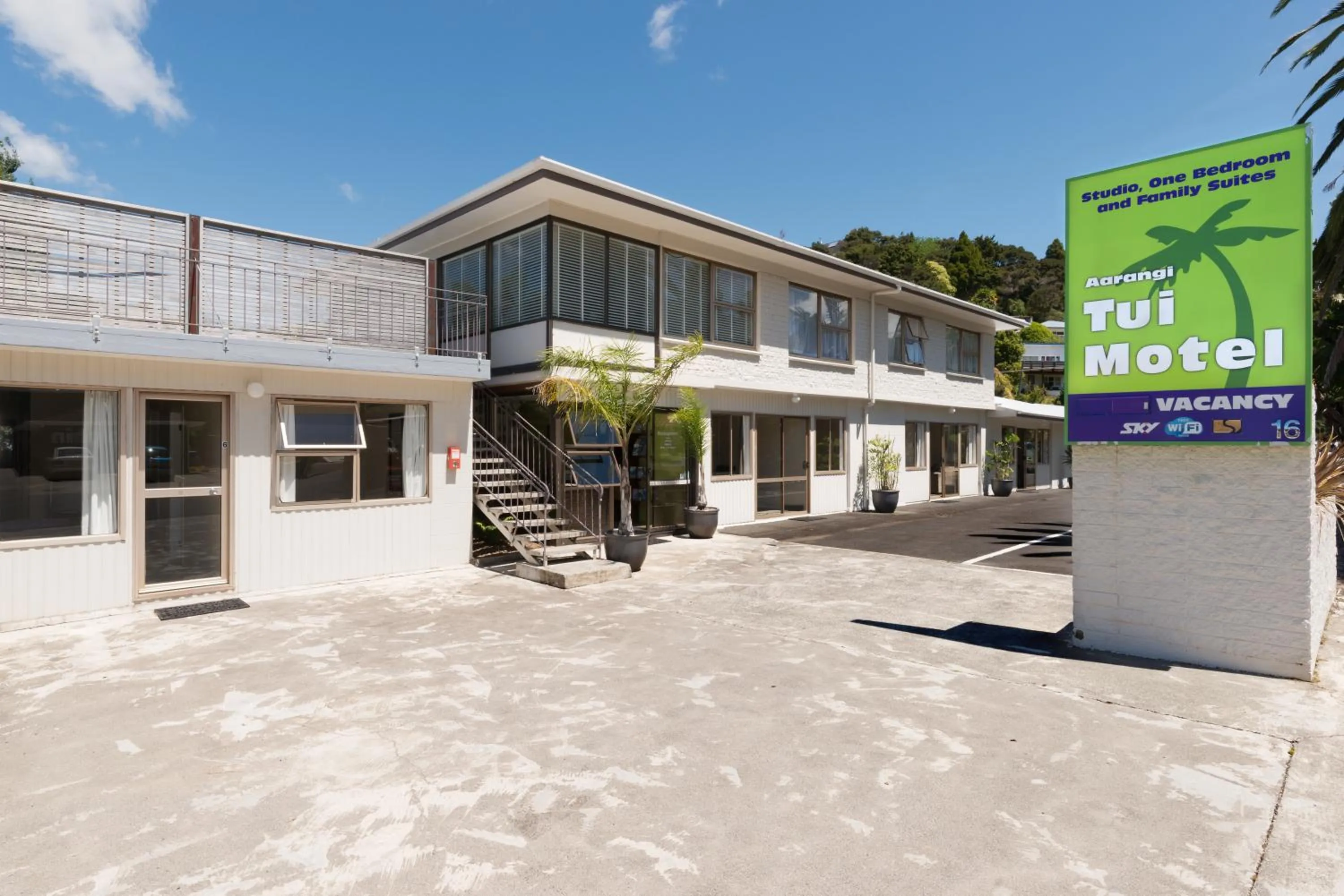 Facade/entrance in Aarangi Tui Motel