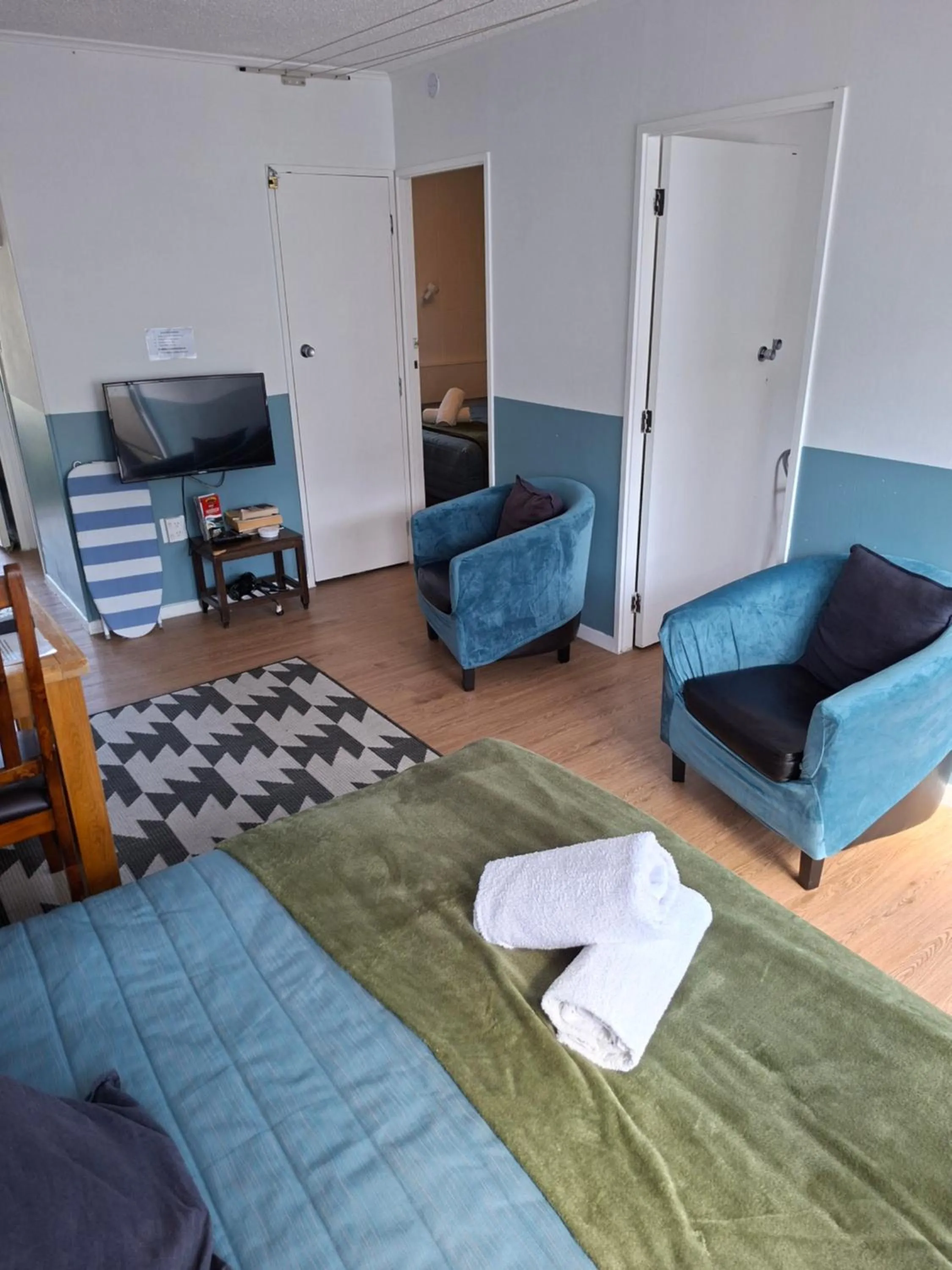 Bed in Aarangi Tui Motel