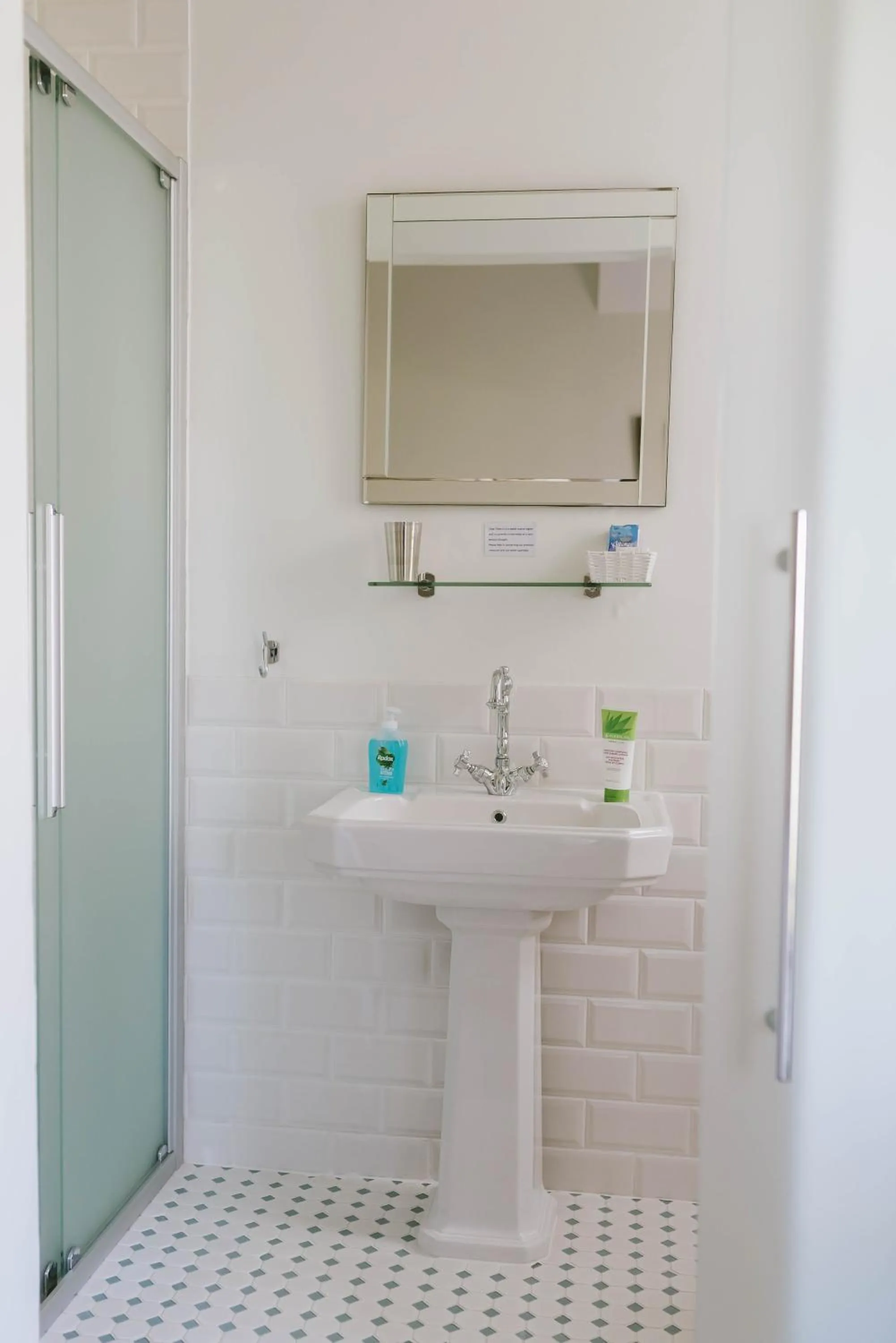 Bathroom in The Victorian Goose