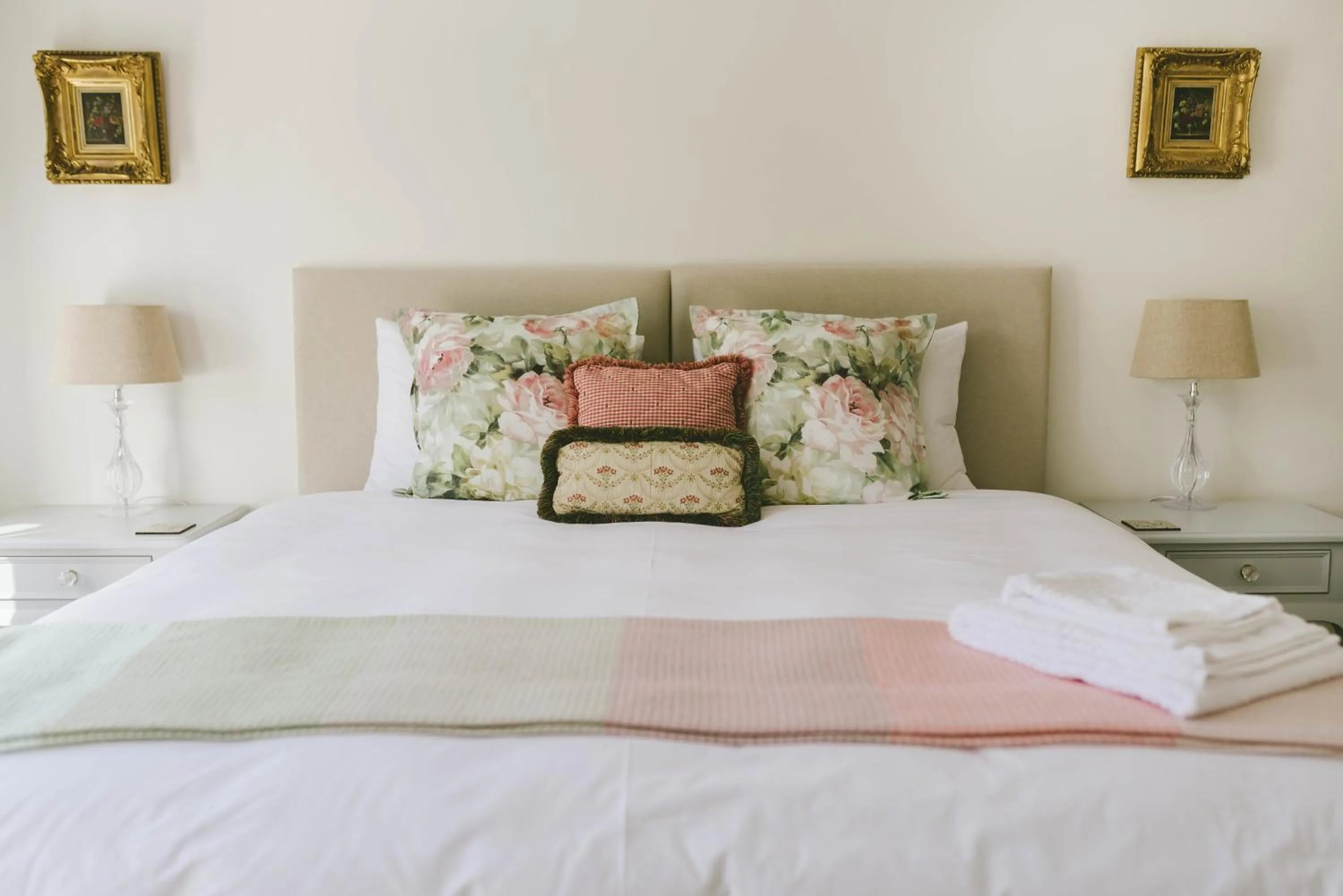 Bed in The Victorian Goose