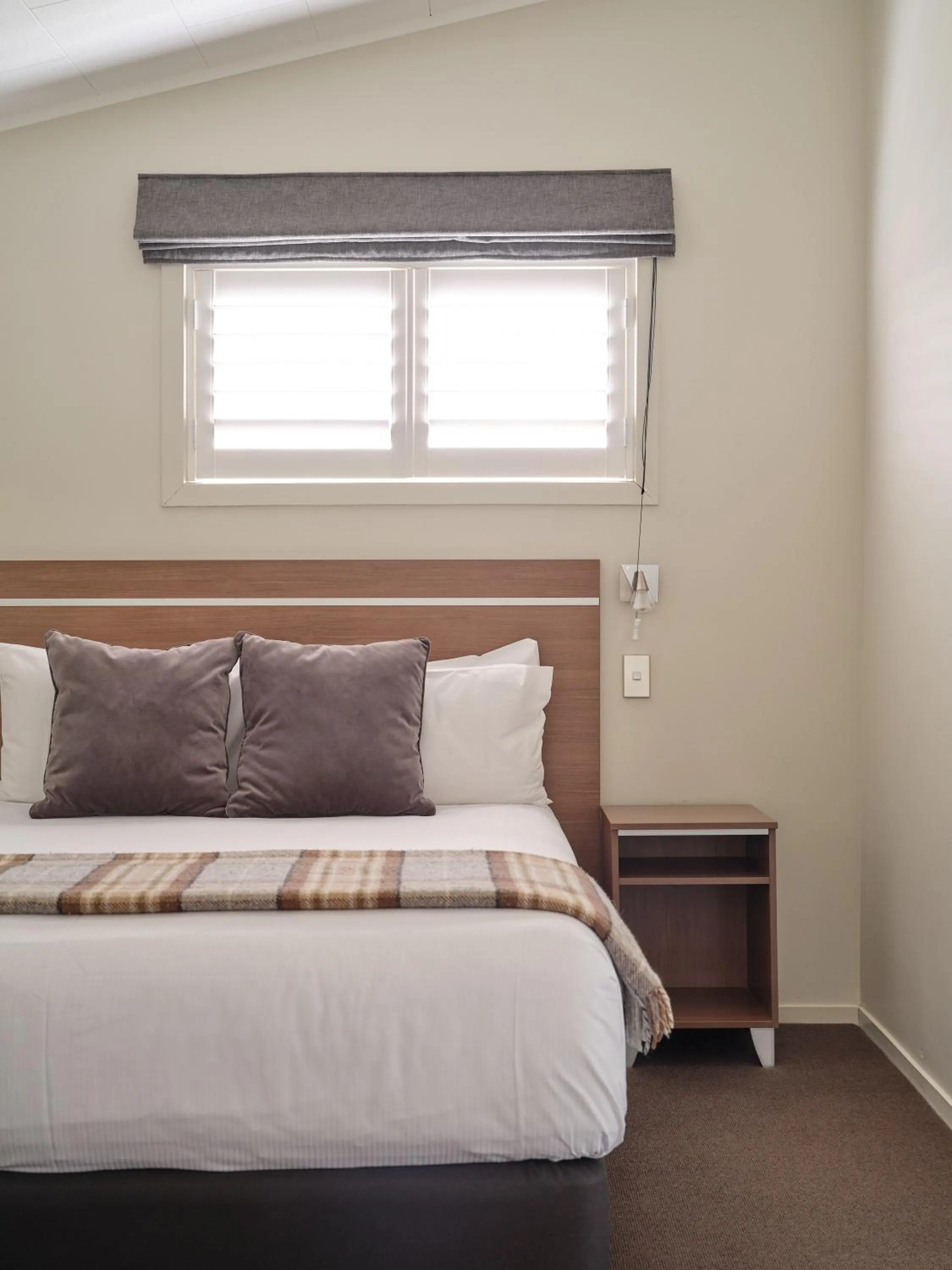 Bed in Suncourt Hotel & Conference Centre