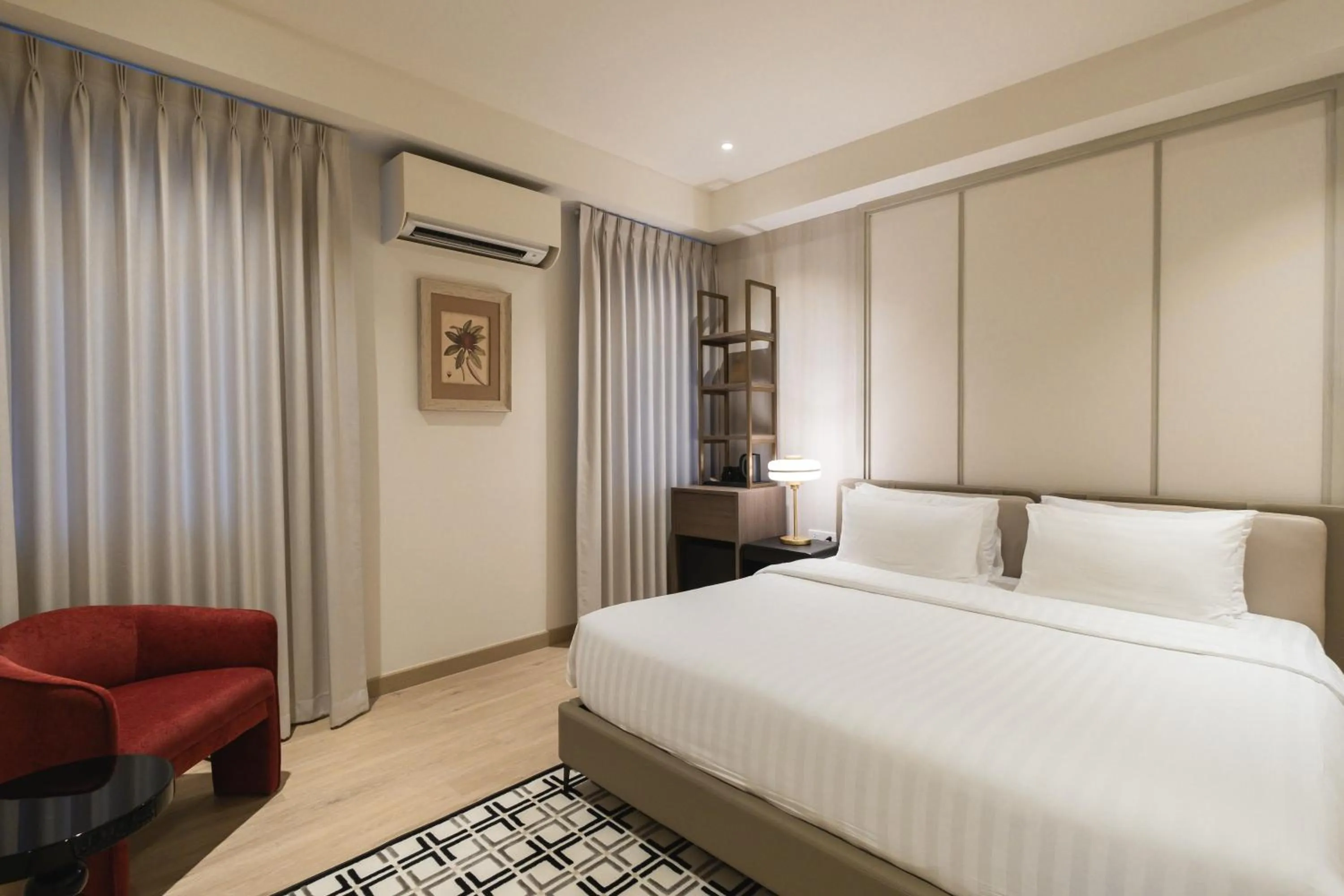 Property building, Bed in The 3sis Hotel