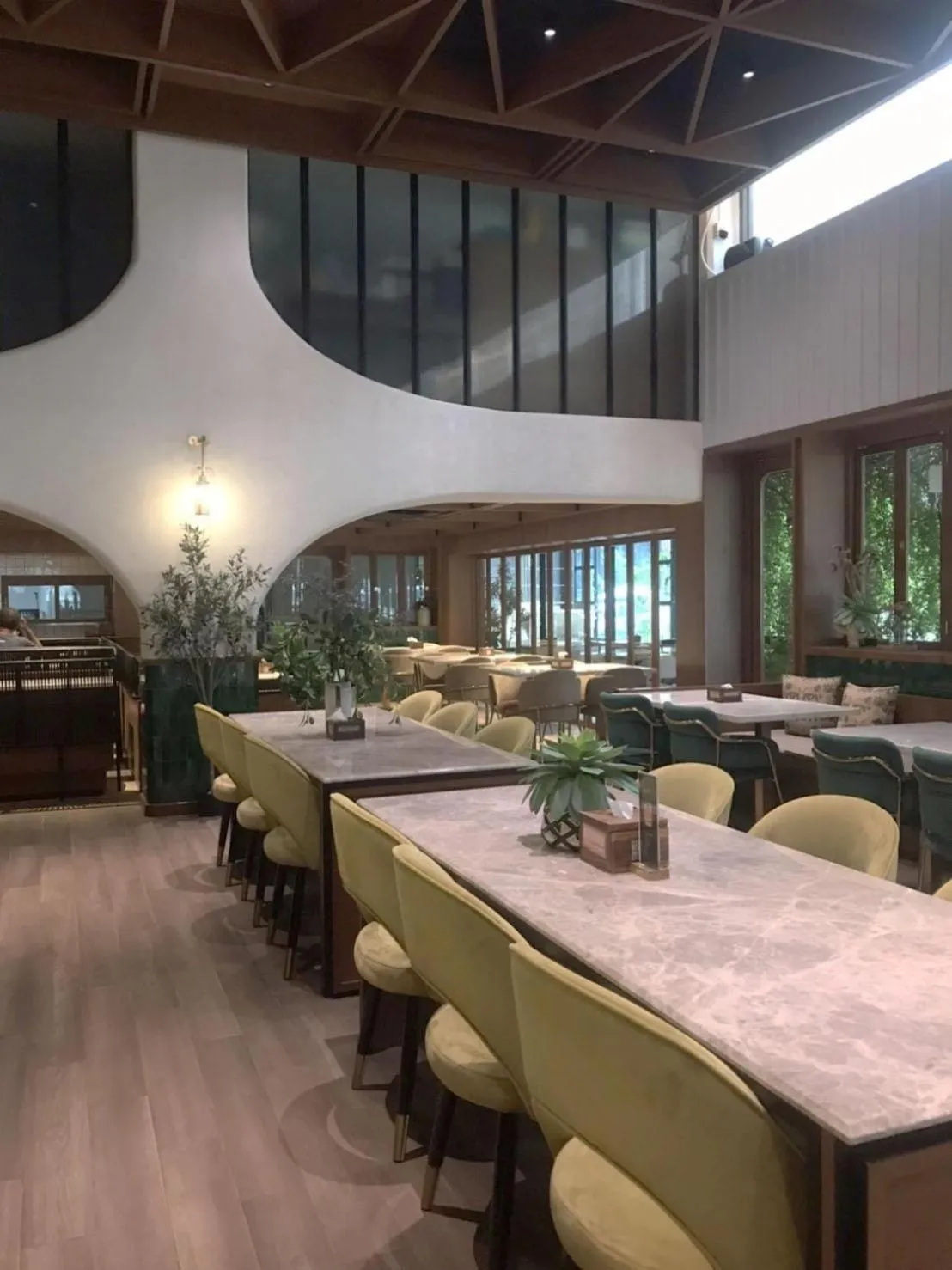 Restaurant/places to eat in The 3sis Hotel