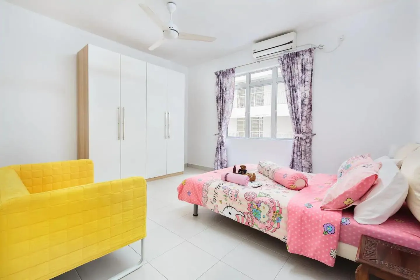 Bed in Homestay@AEON Desa Tebrau