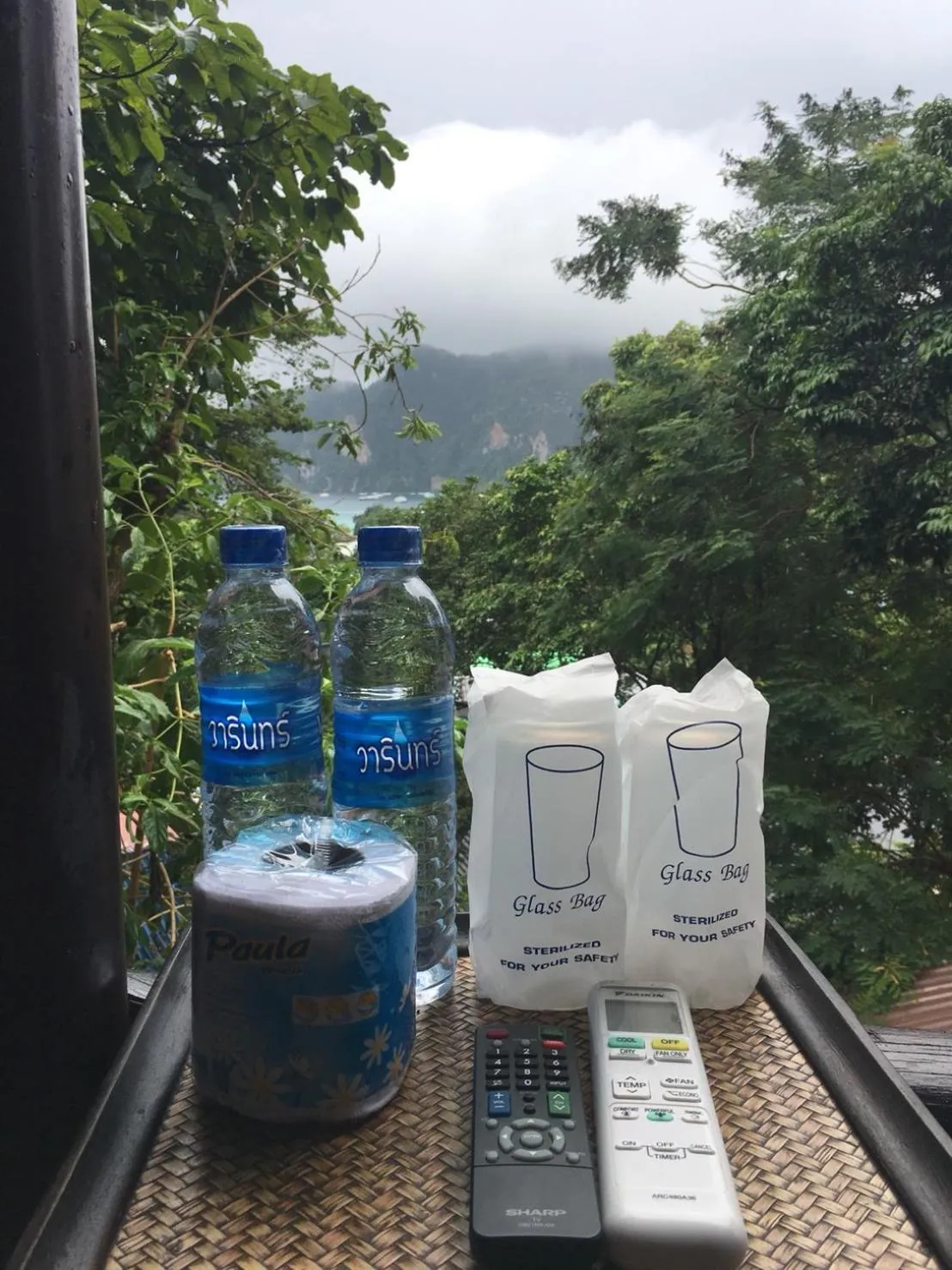 Food and drinks in Phi Phi Green Hill Resort