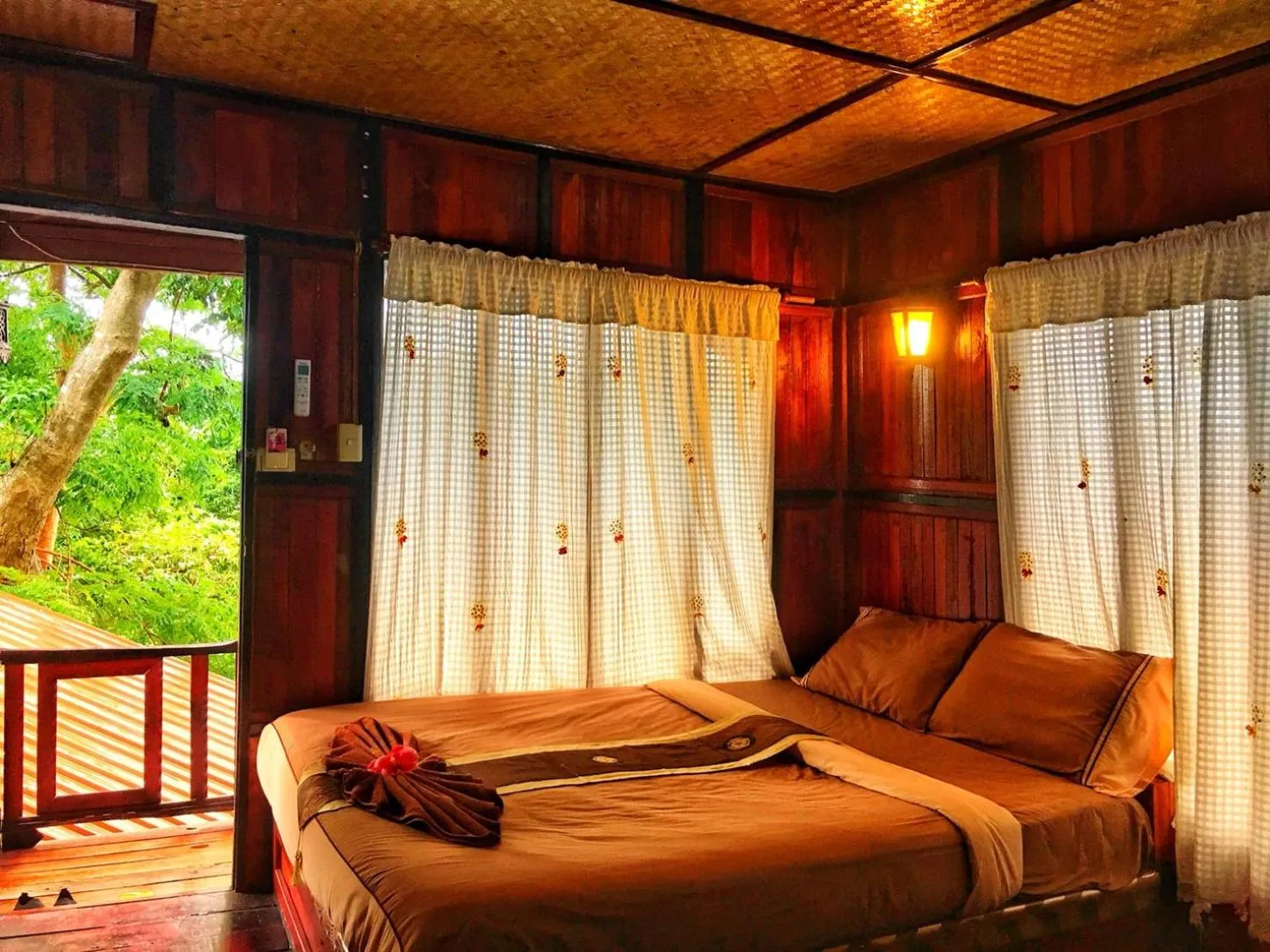 Bedroom, Bed in Phi Phi Green Hill Resort