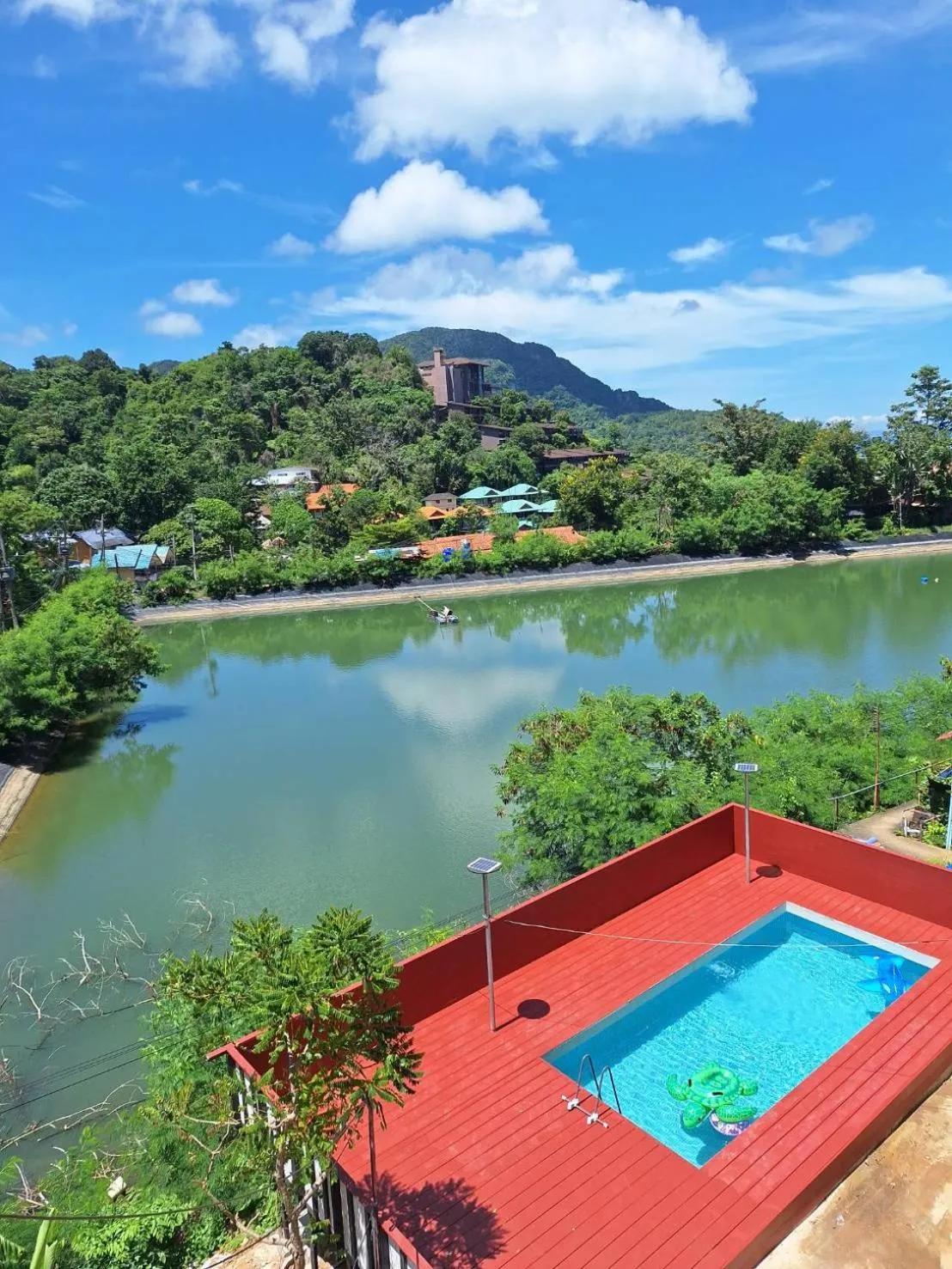 Swimming pool in Phi Phi Green Hill Resort
