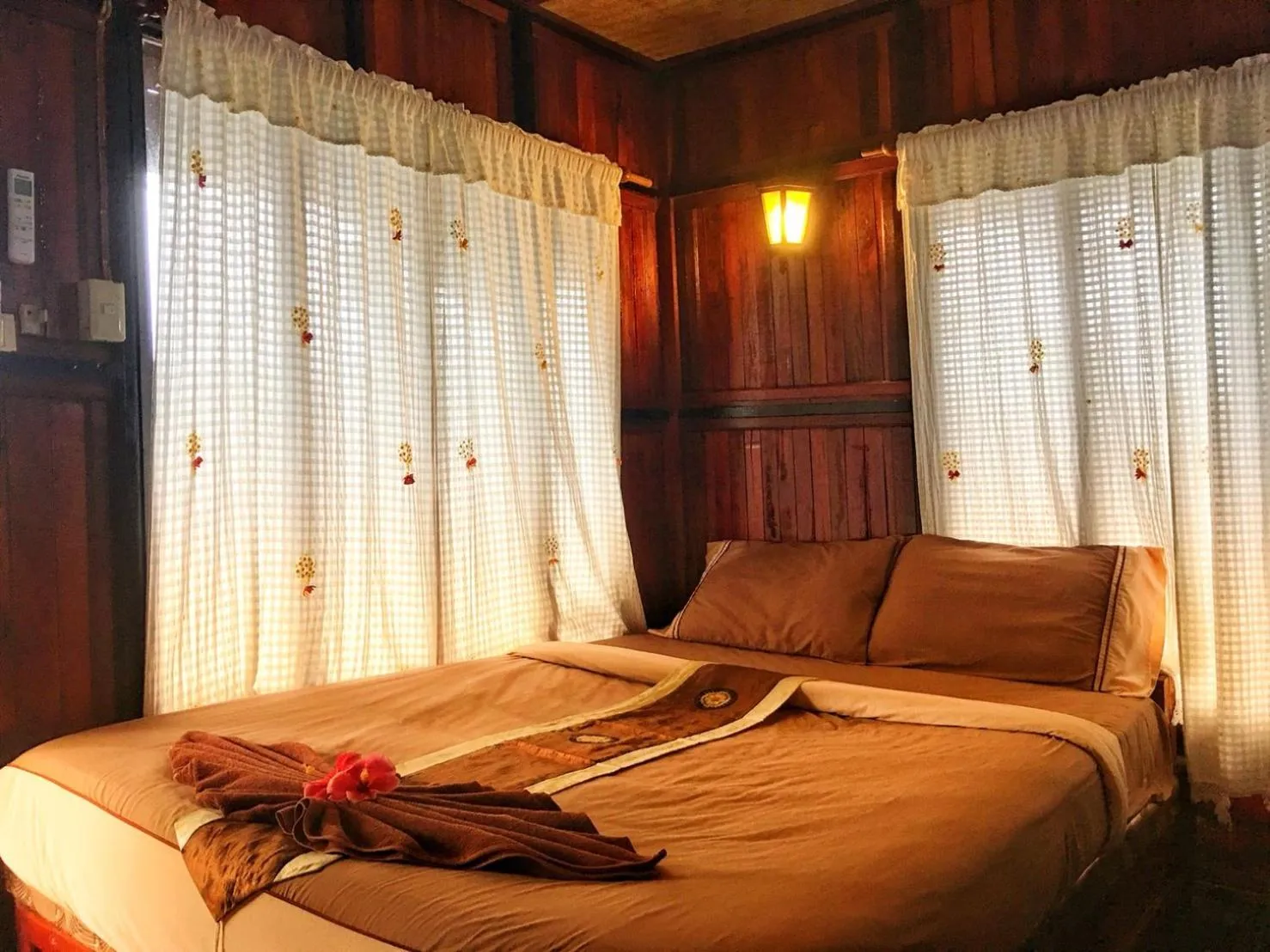 Photo of the whole room, Bed in Phi Phi Green Hill Resort