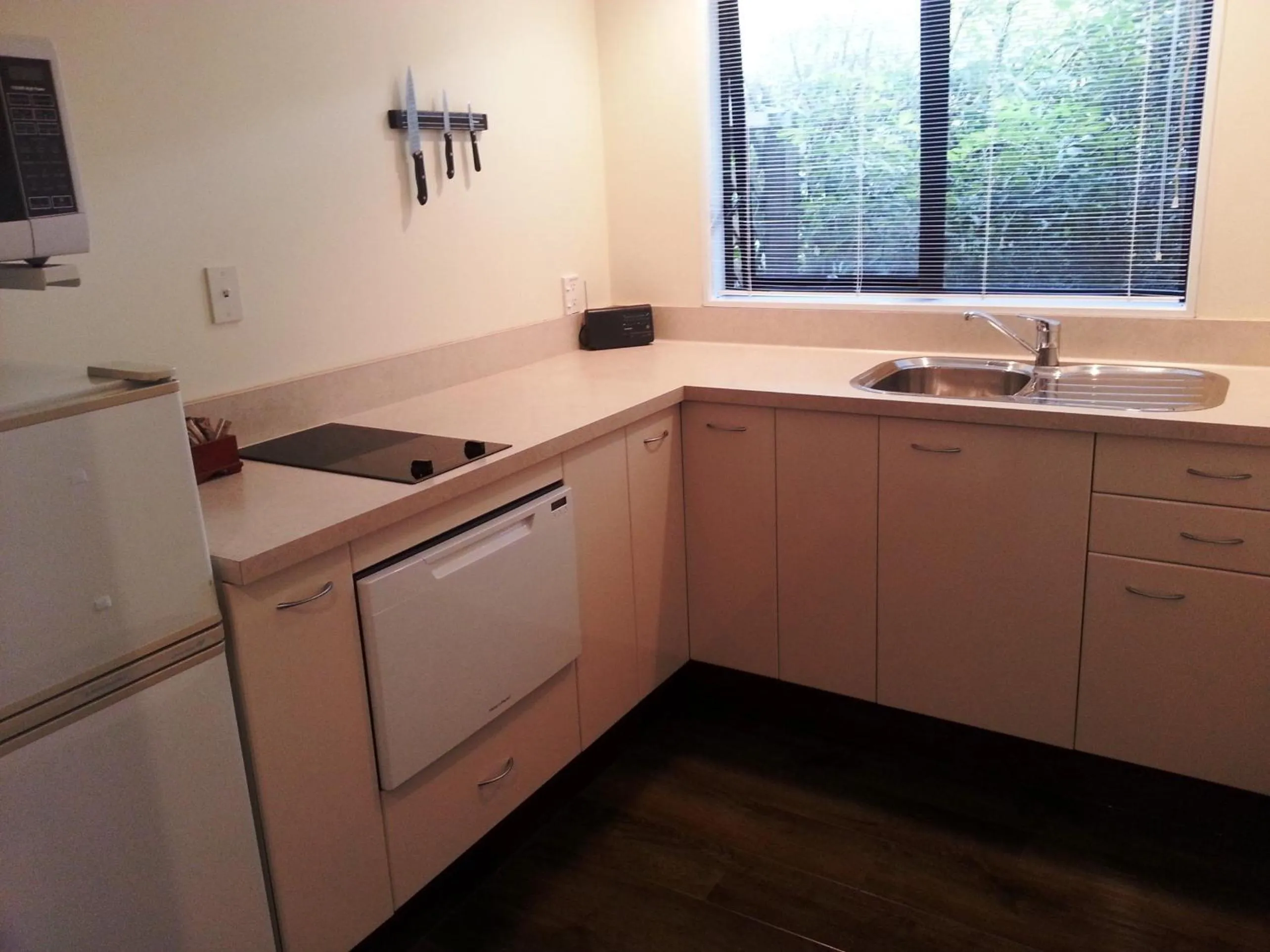 Kitchen or kitchenette in Marineland Beachfront Accommodation