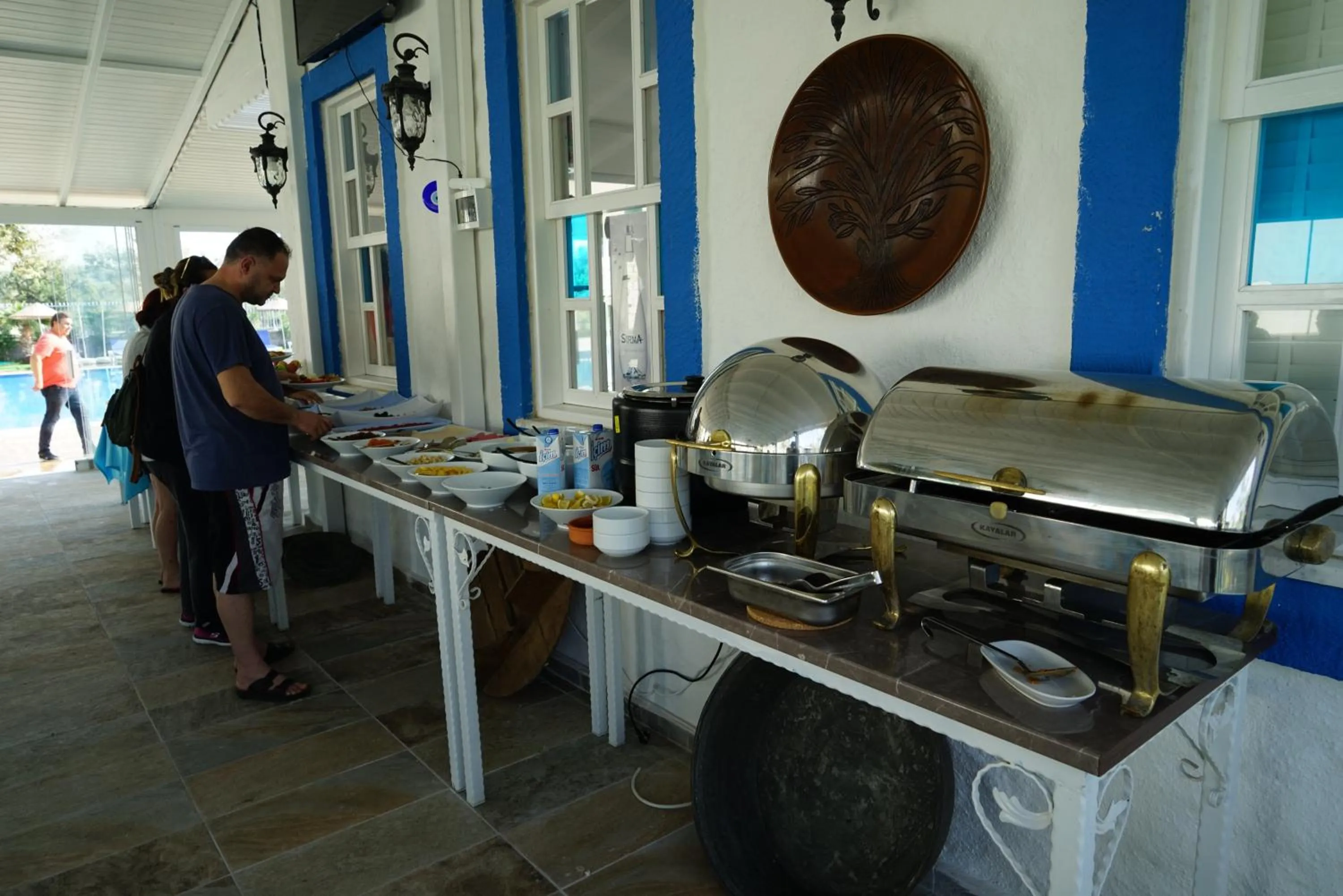 Buffet breakfast in Zeytin Arası Apart Otel