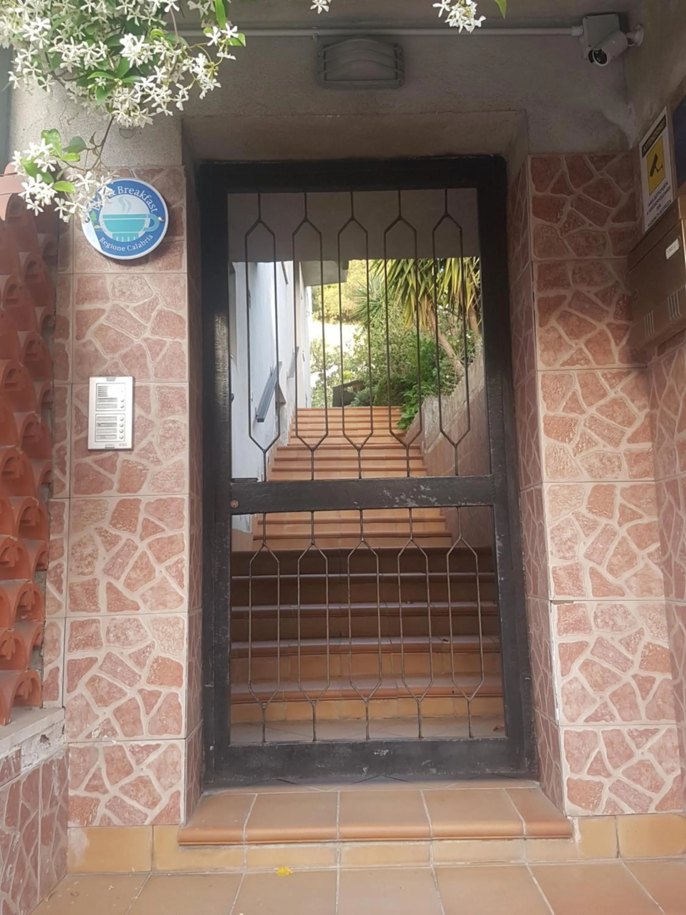 Facade/entrance in B&B Around the World