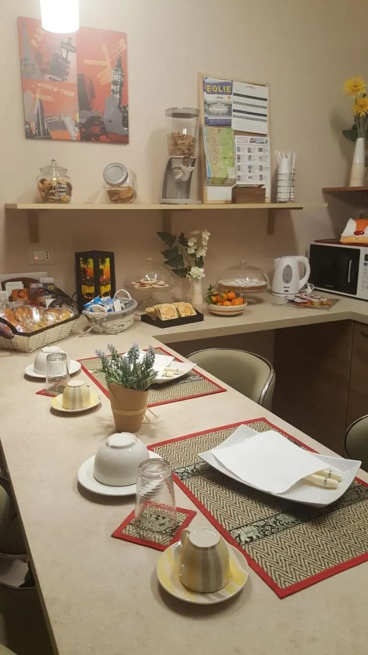 Communal kitchen in B&B Around the World