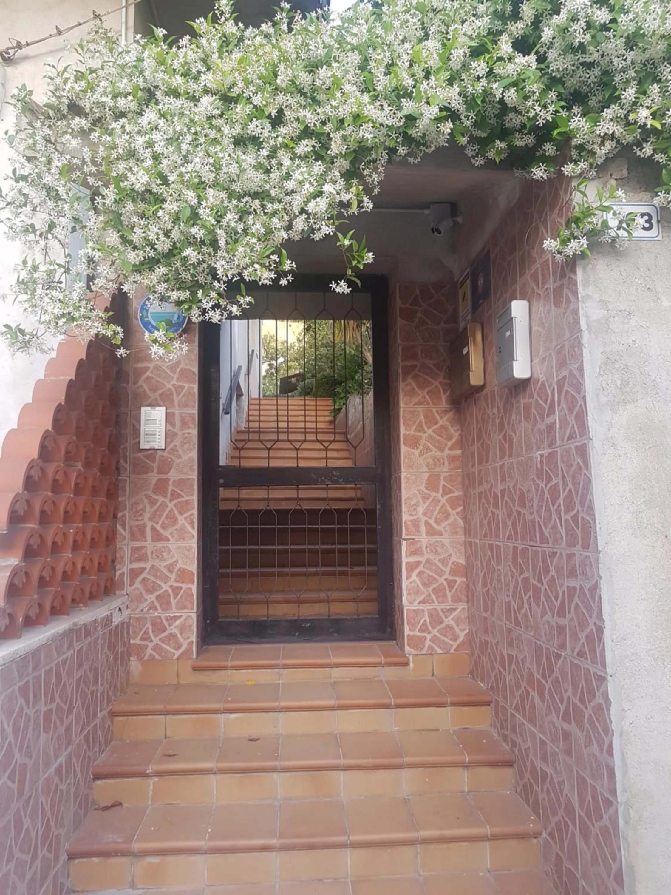 Facade/entrance in B&B Around the World