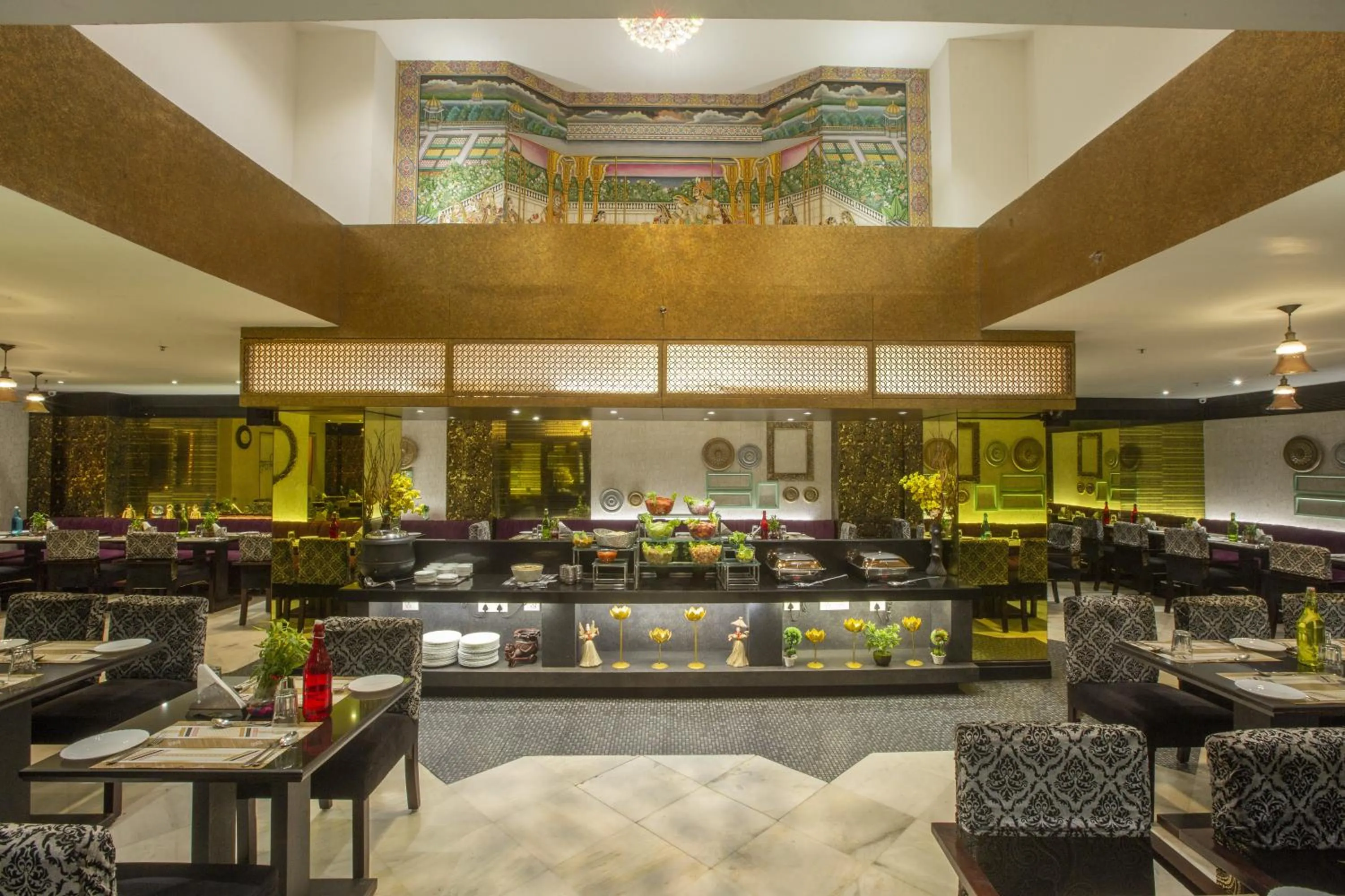 Restaurant/places to eat in Vesta Maurya Palace