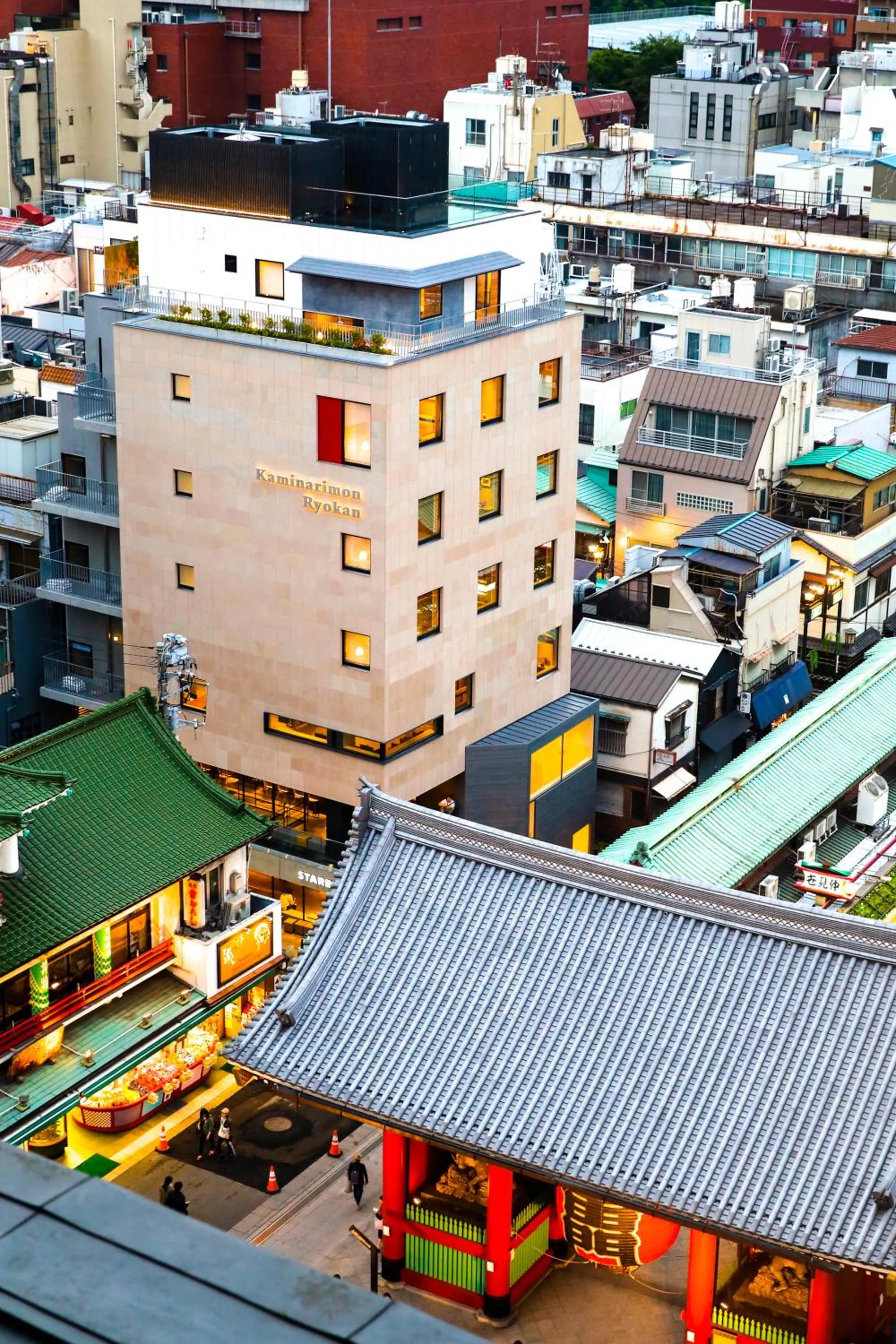 Neighbourhood in Kaminarimon Ryokan