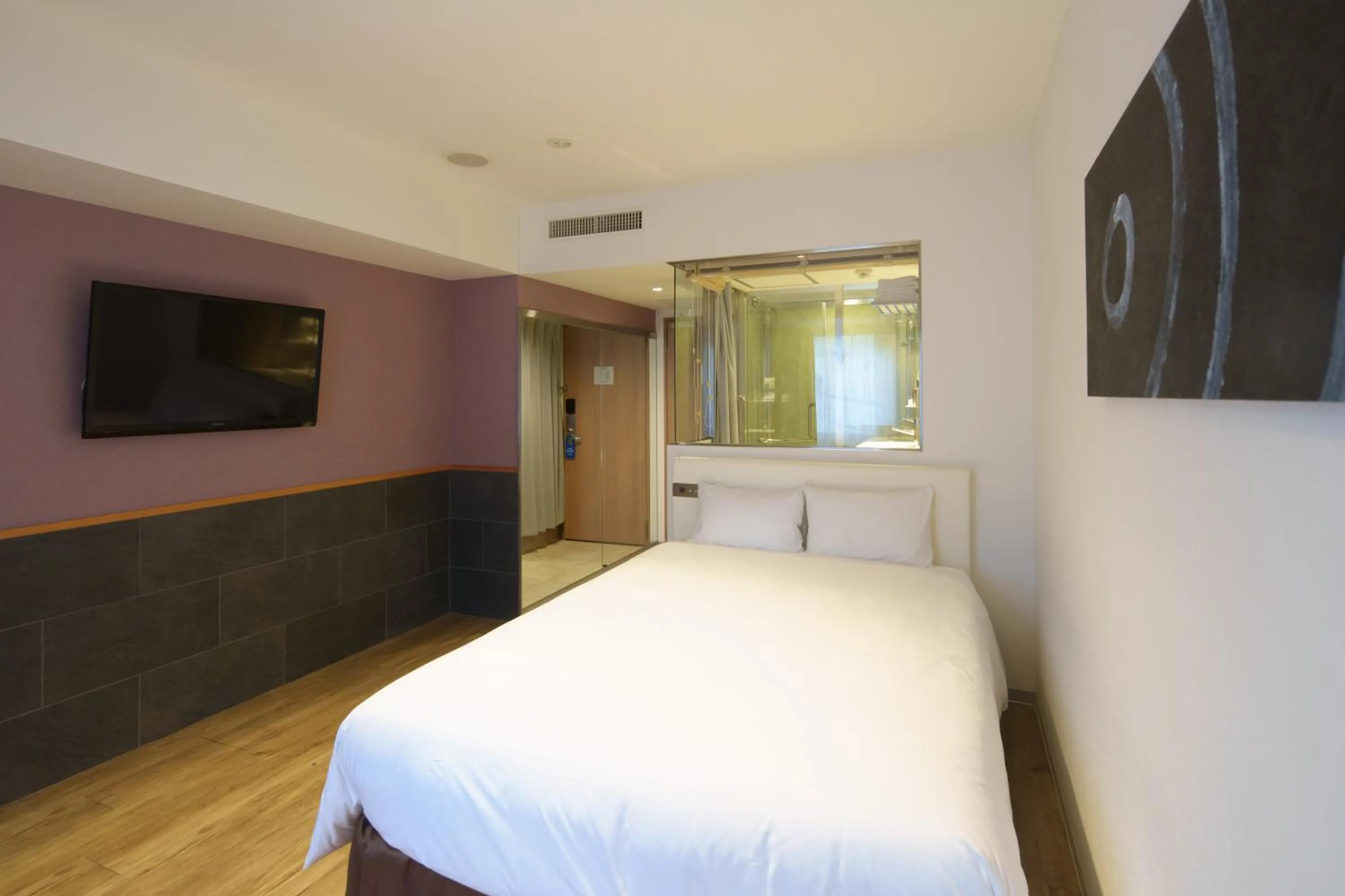 Bed in EN Hotel Shibuya