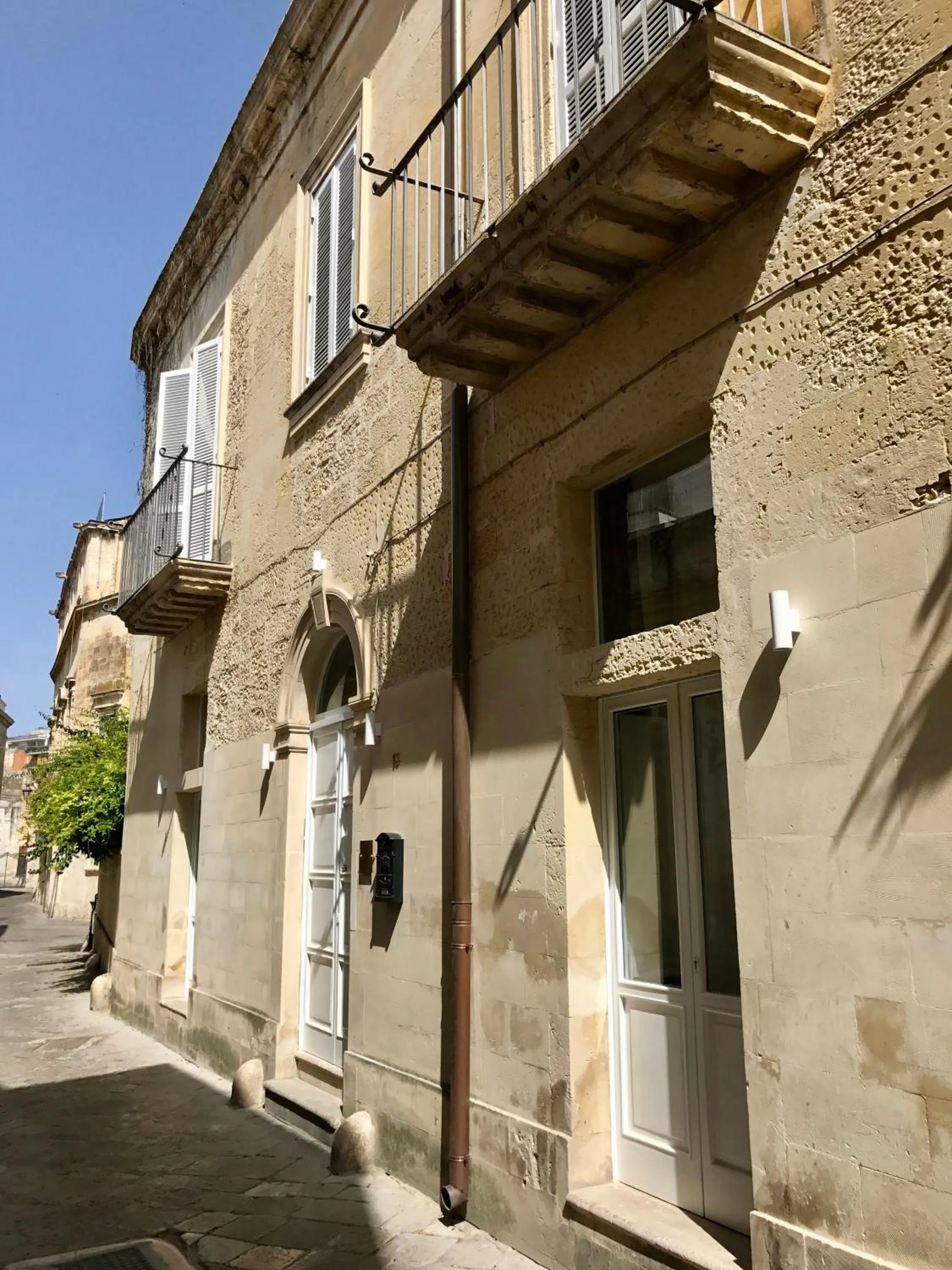 Facade/entrance, Property Building in ART TO DESIGN B&B