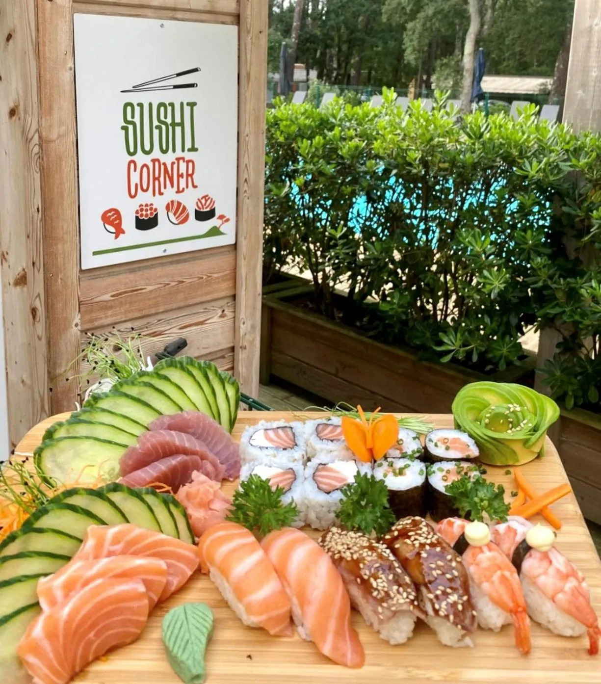 Restaurant/places to eat in Green Resort