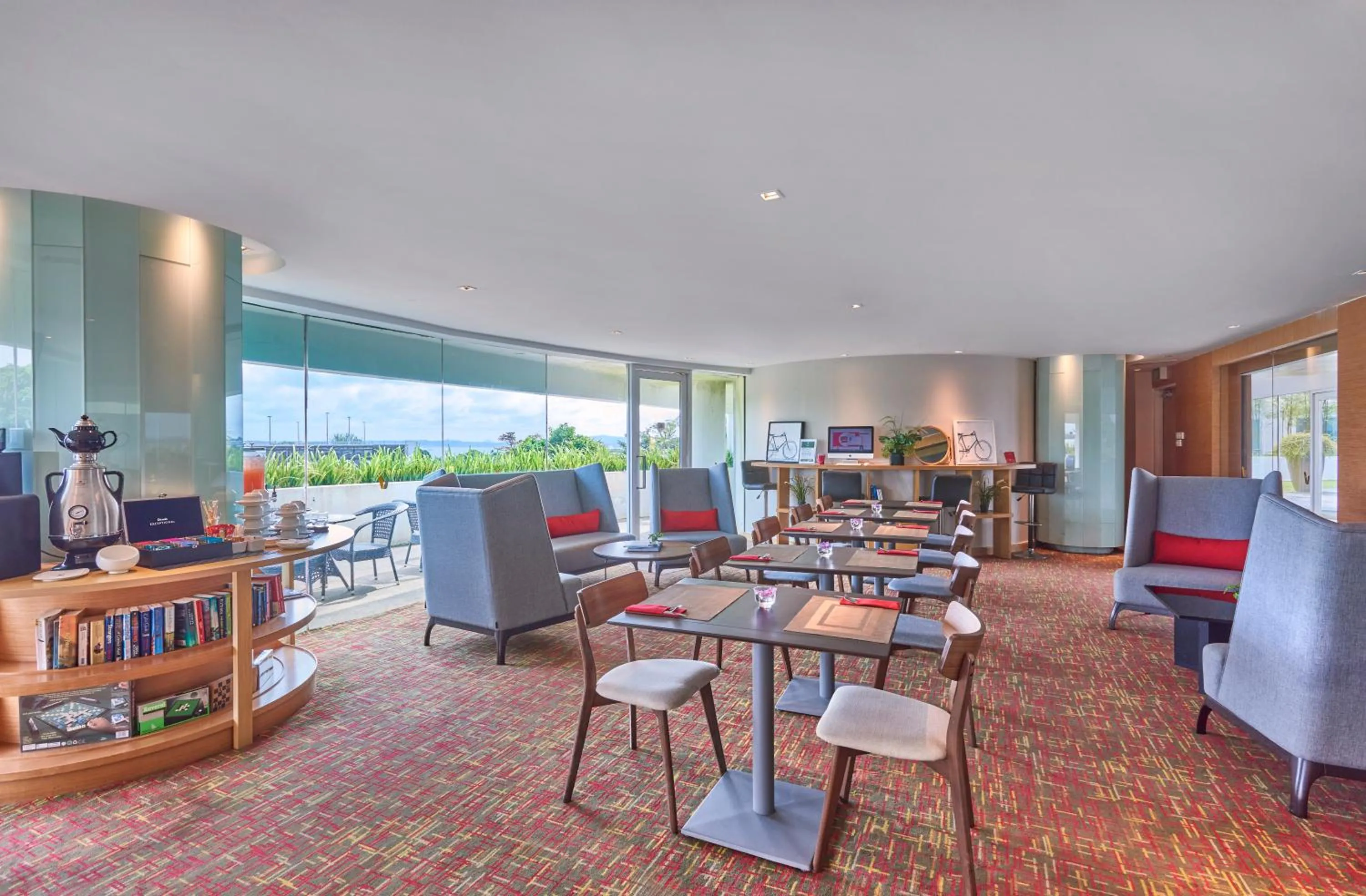 Lounge or bar in Village Hotel Changi by Far East Hospitality