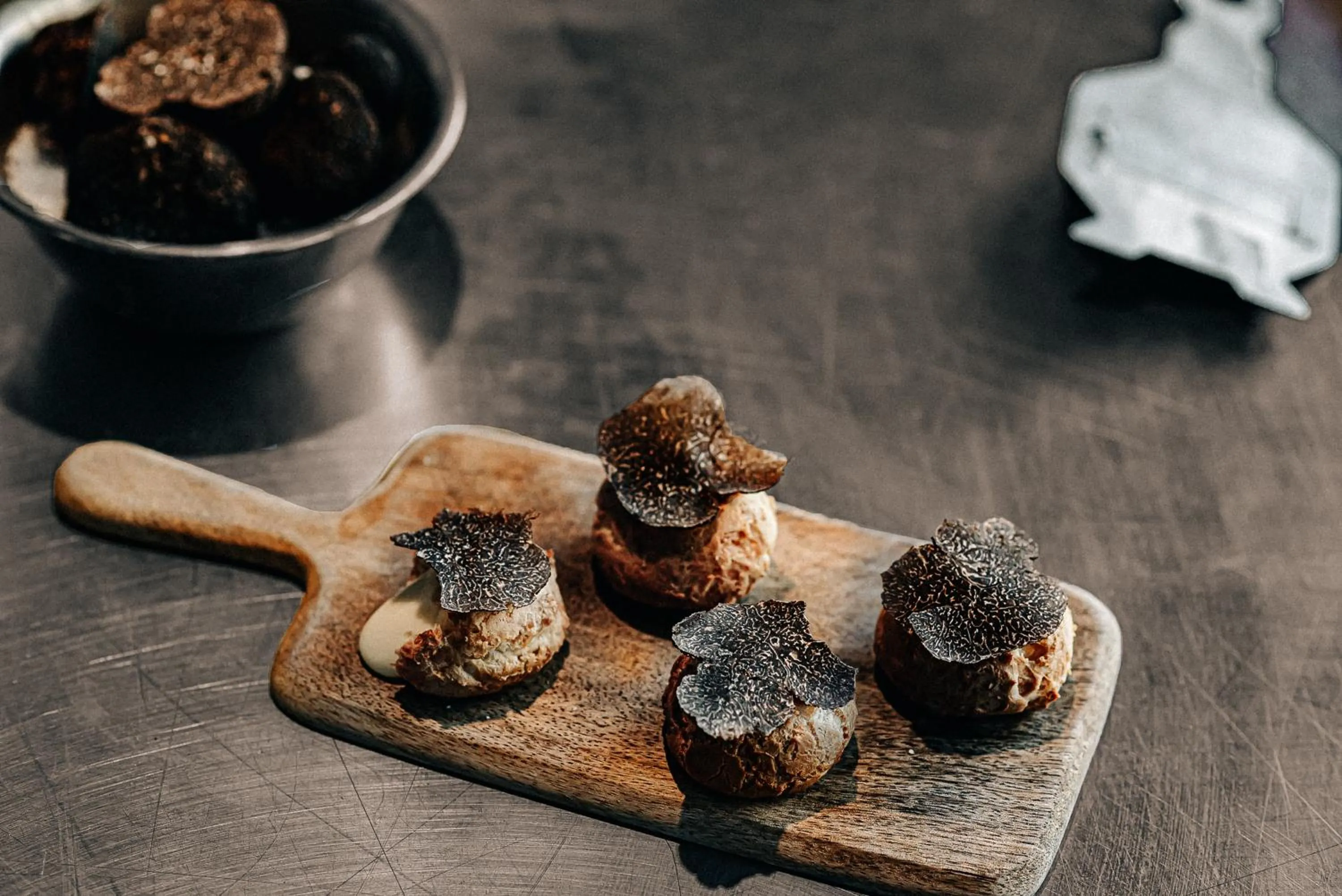 Restaurant/places to eat in Experimental Chalet