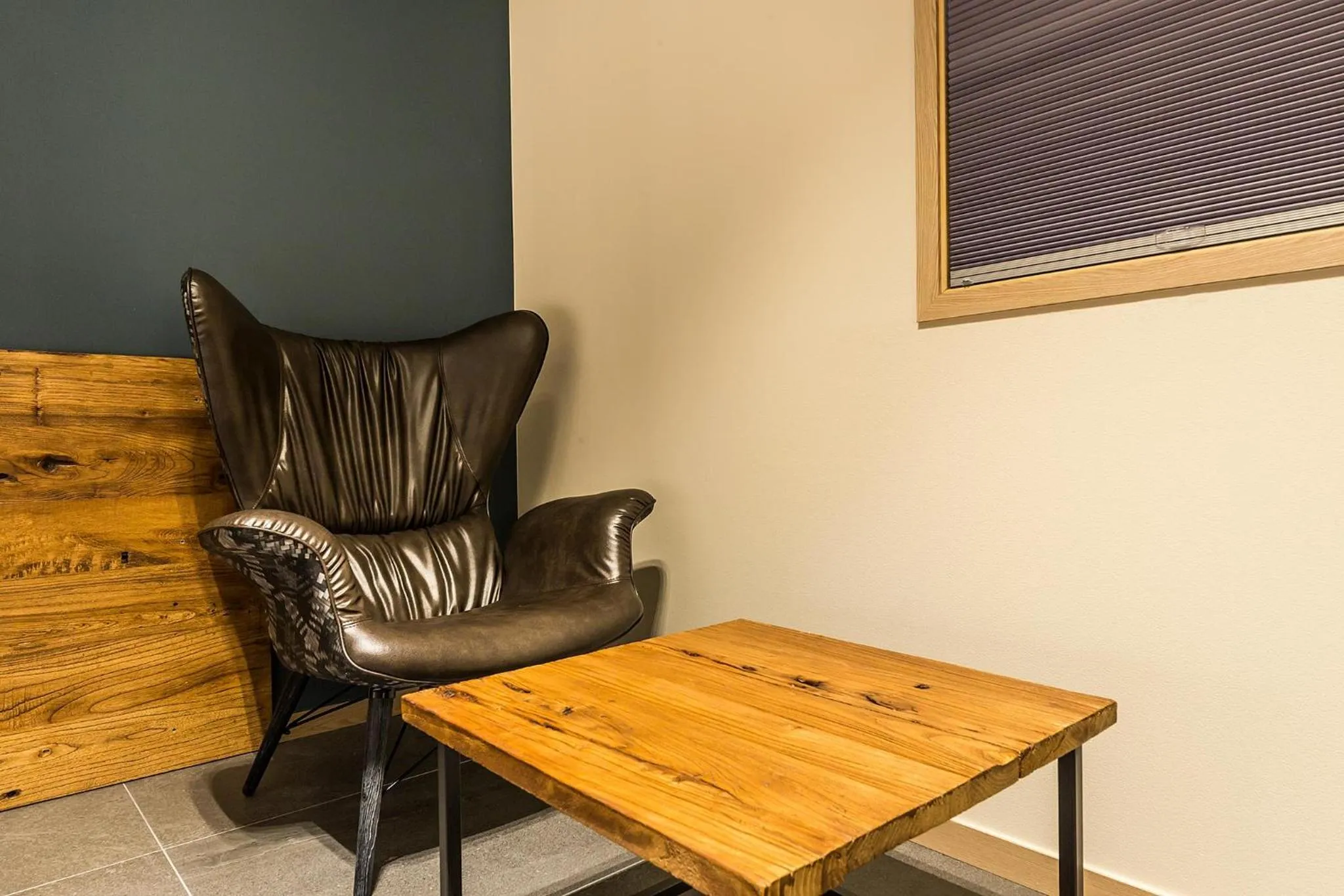 Seating area in Incheon Airport Hotel Seattle