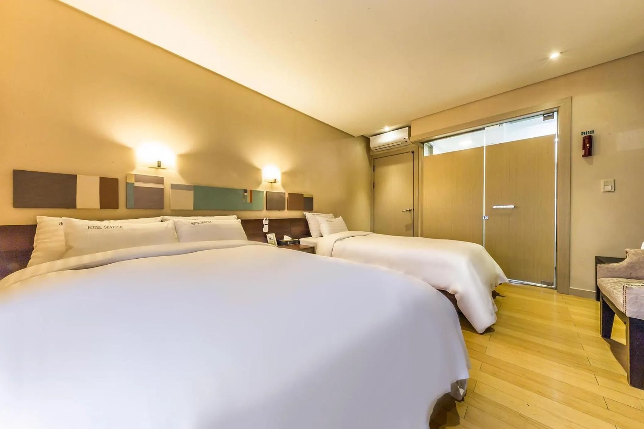 Bed in Incheon Airport Hotel Seattle