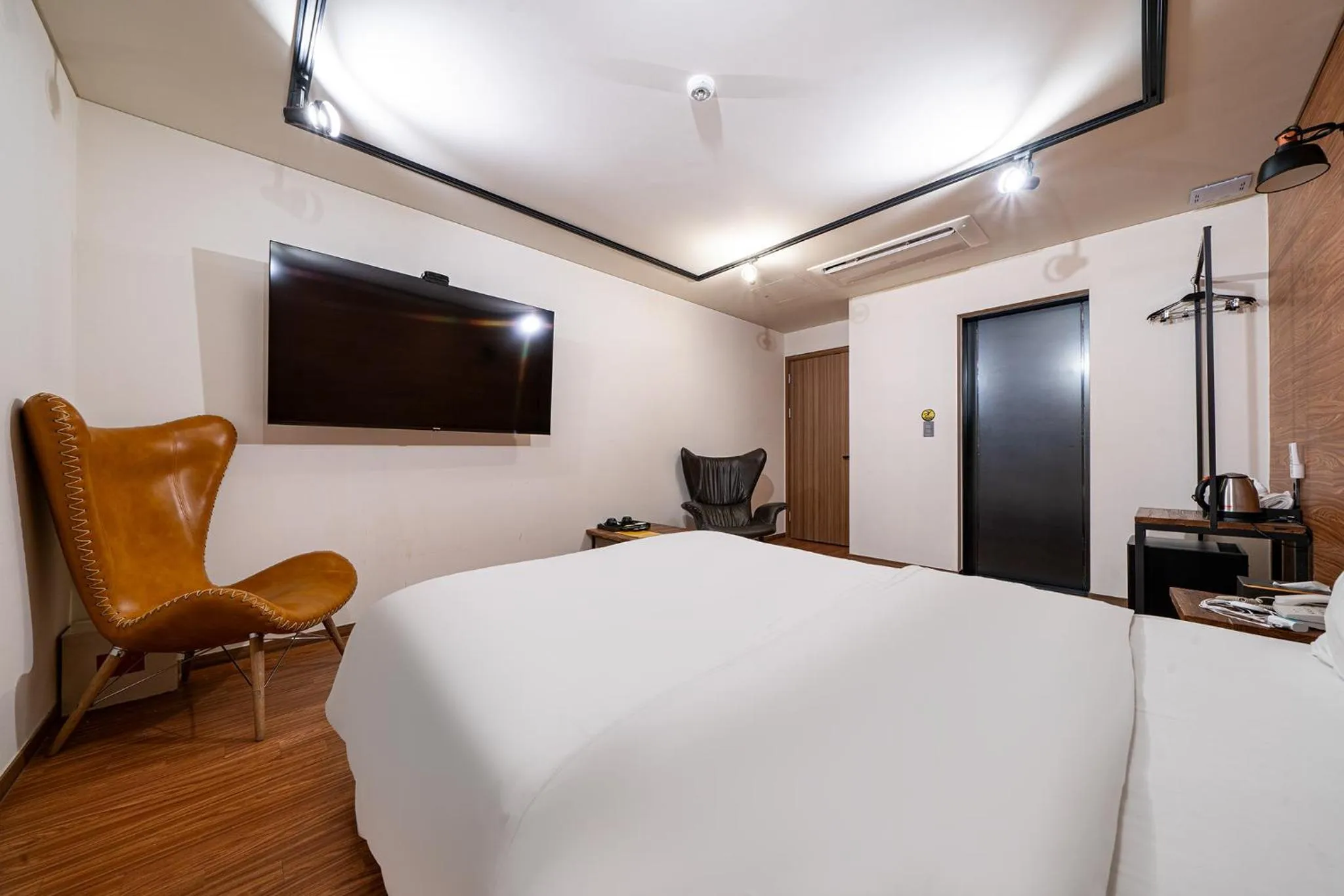 Decorative detail, Bed in Incheon Airport Hotel Seattle