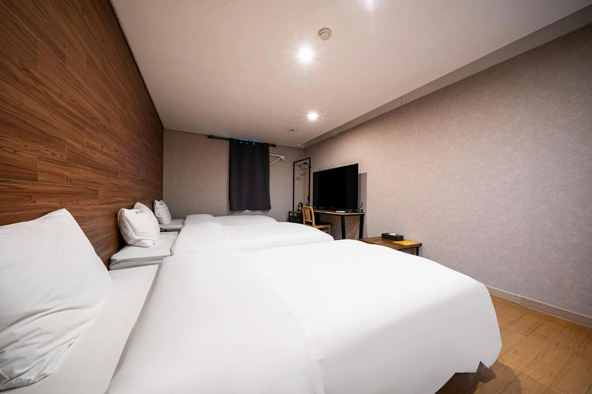 Decorative detail, Bed in Incheon Airport Hotel Seattle